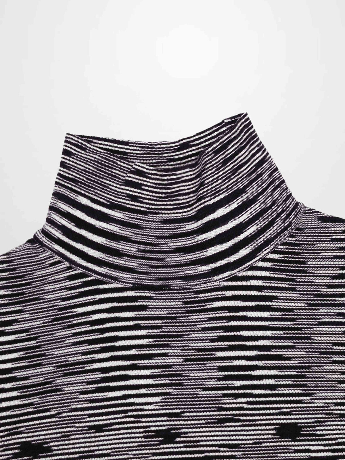 Abstract Stripe Knit Turtleneck-Black