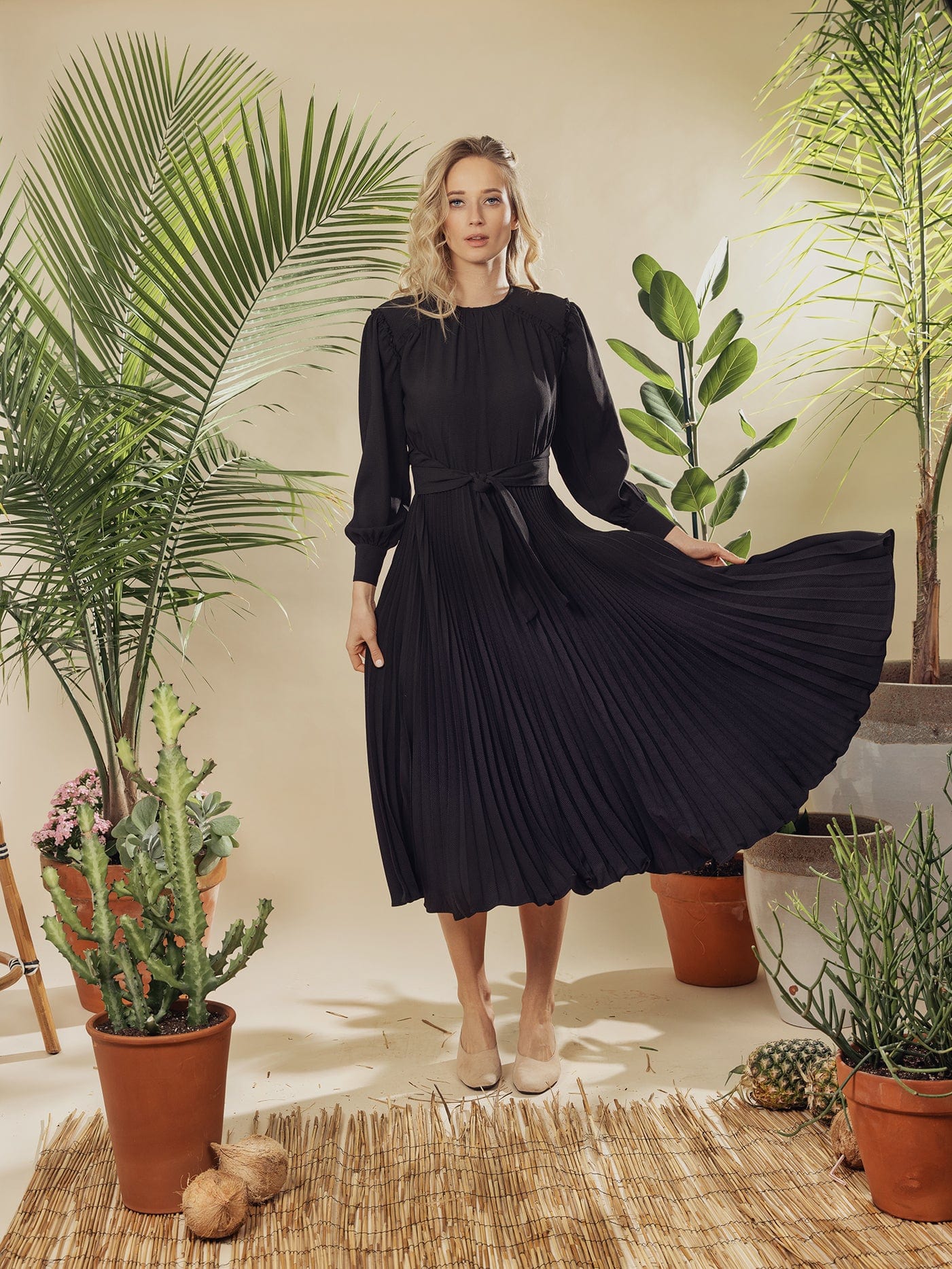 back overlay dress-black