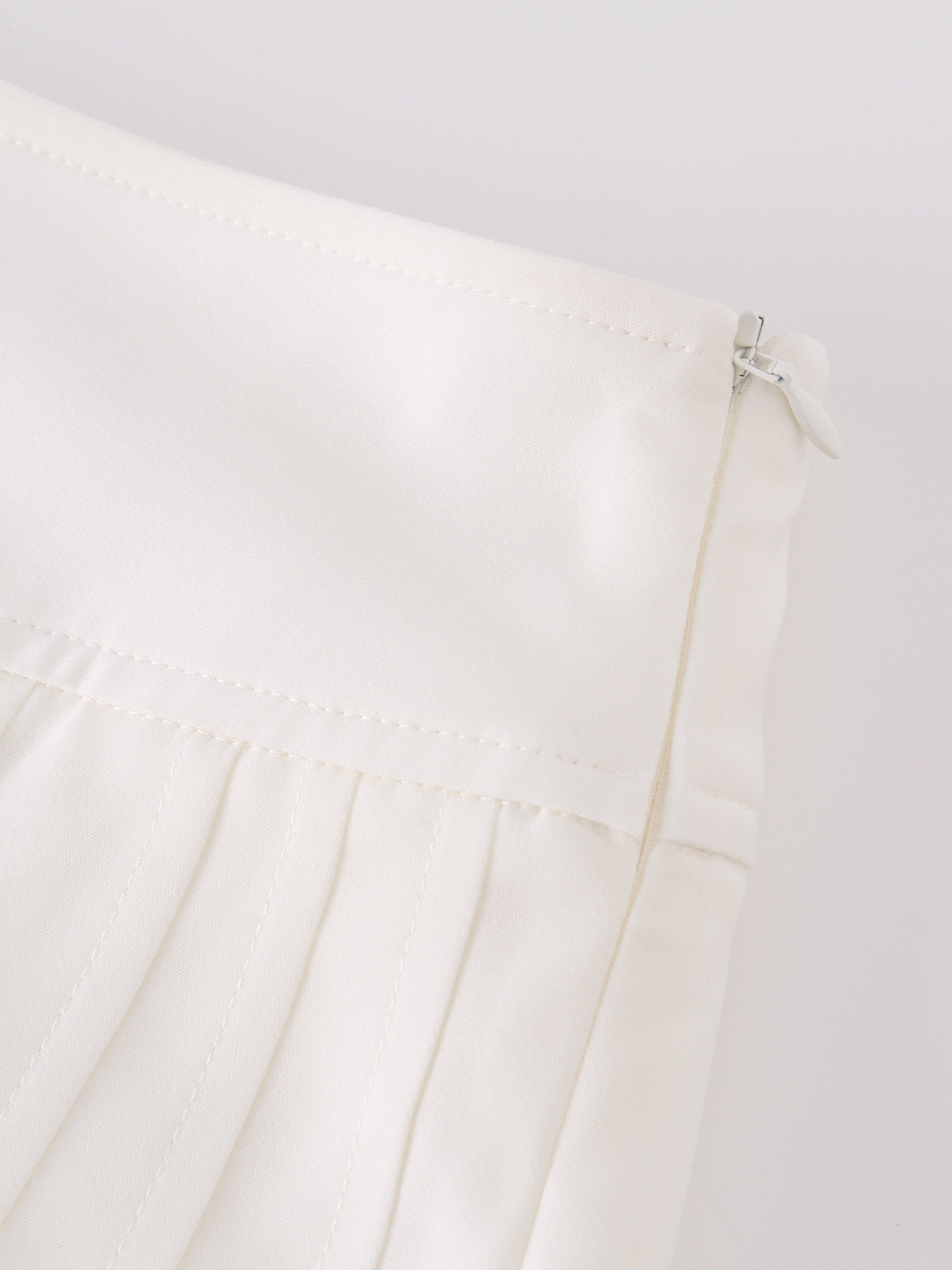 Yoke Pleated Skirt 37"-White