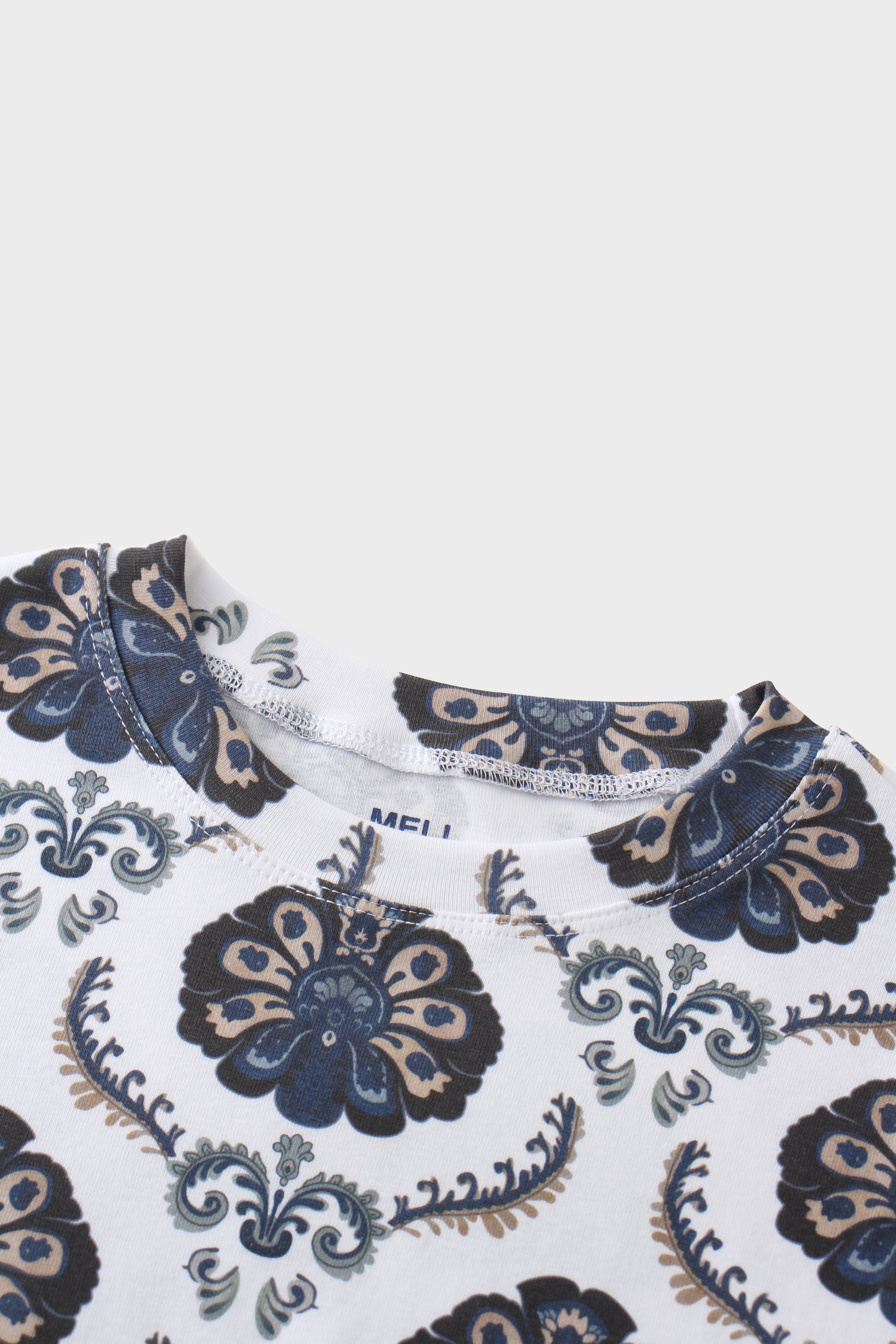 Basic Printed T-shirt-Medallion