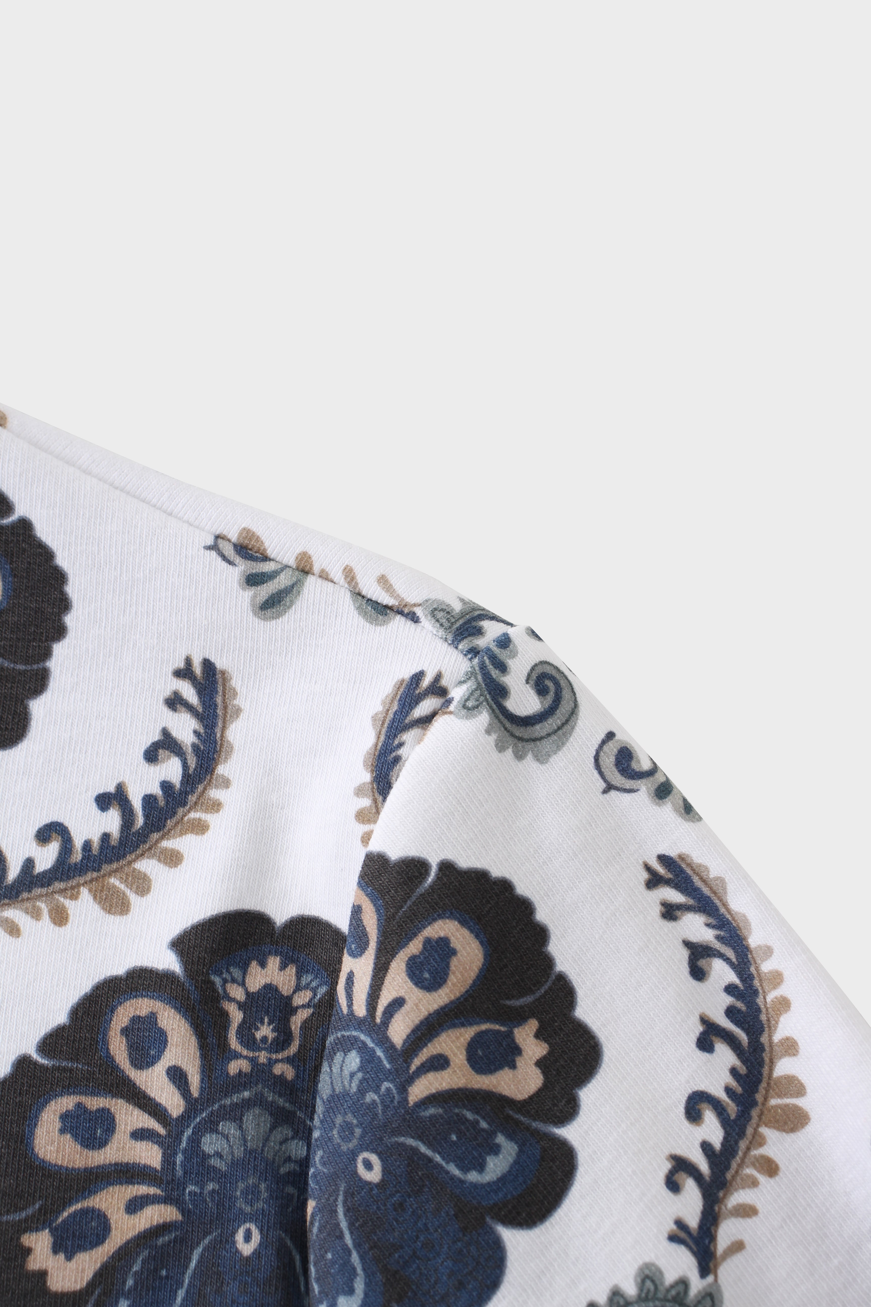 Basic Printed T-shirt-Medallion