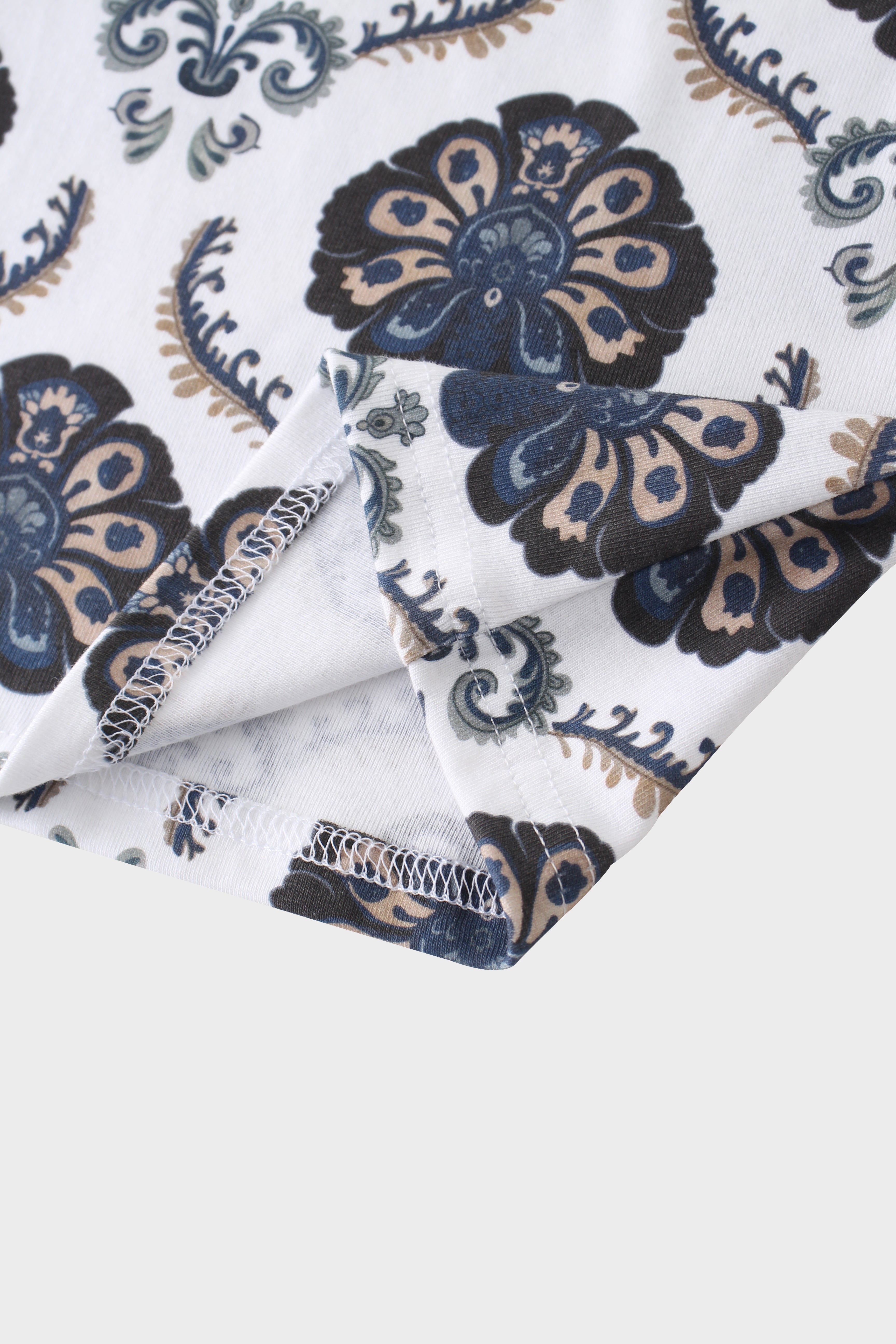 Basic Printed T-shirt-Medallion