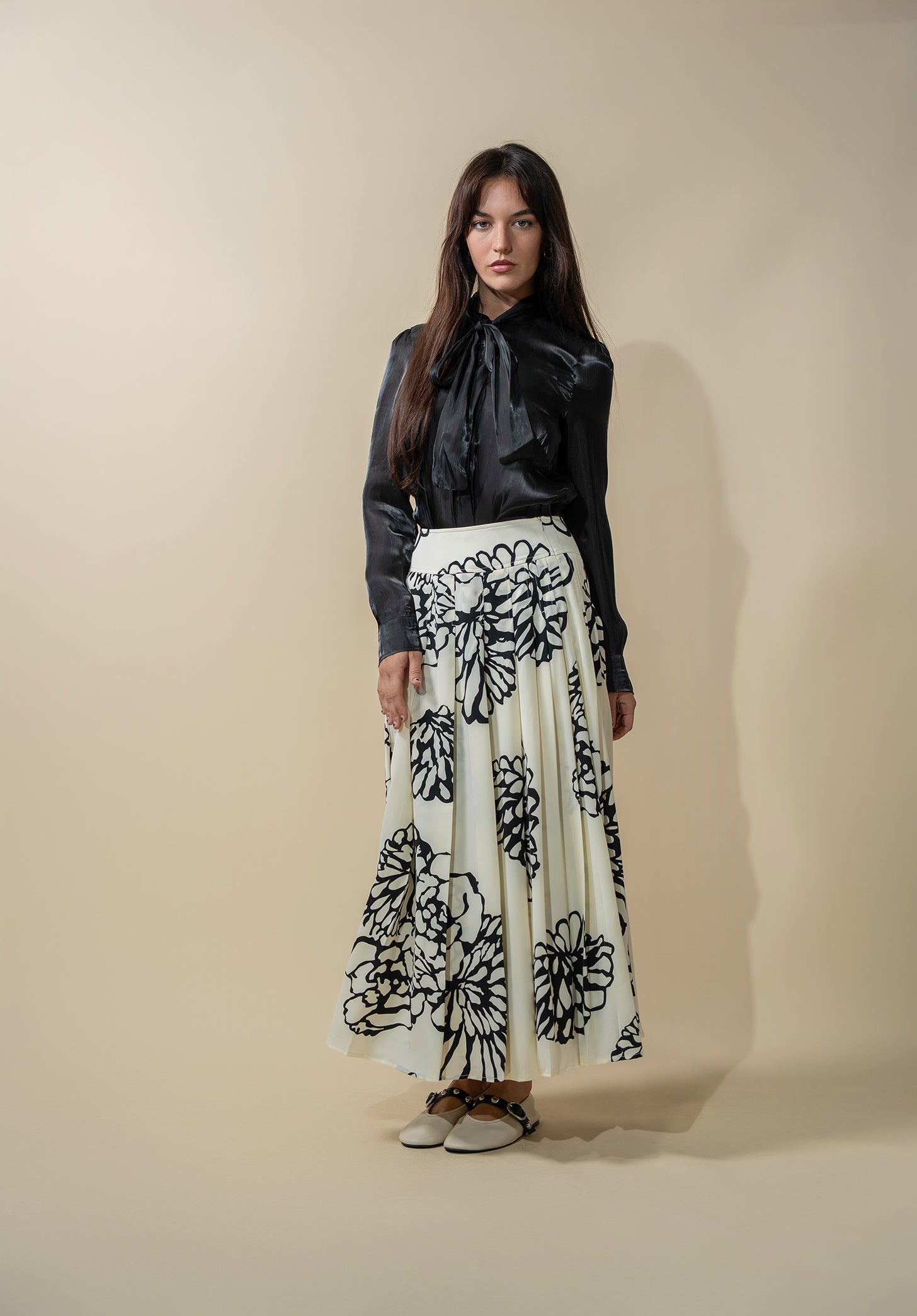 Printed Yoke Pleated Skirt-Cream/Black Floral
