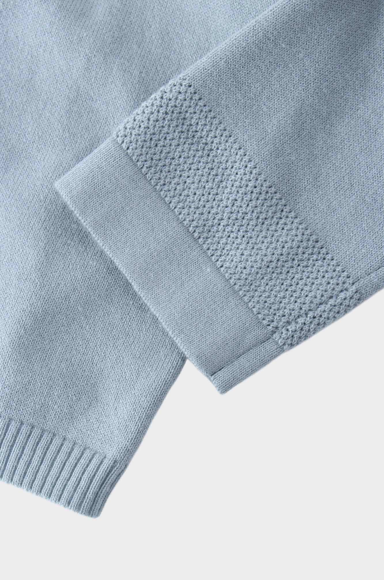 FLAT SHRUG-LIGHT BLUE