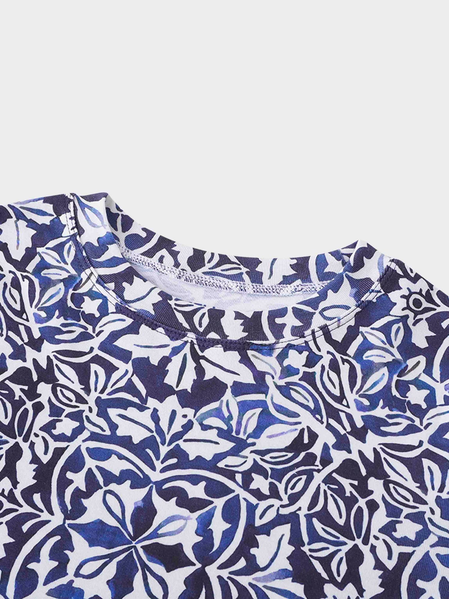 Basic Printed T-shirt-Grecian Medallion