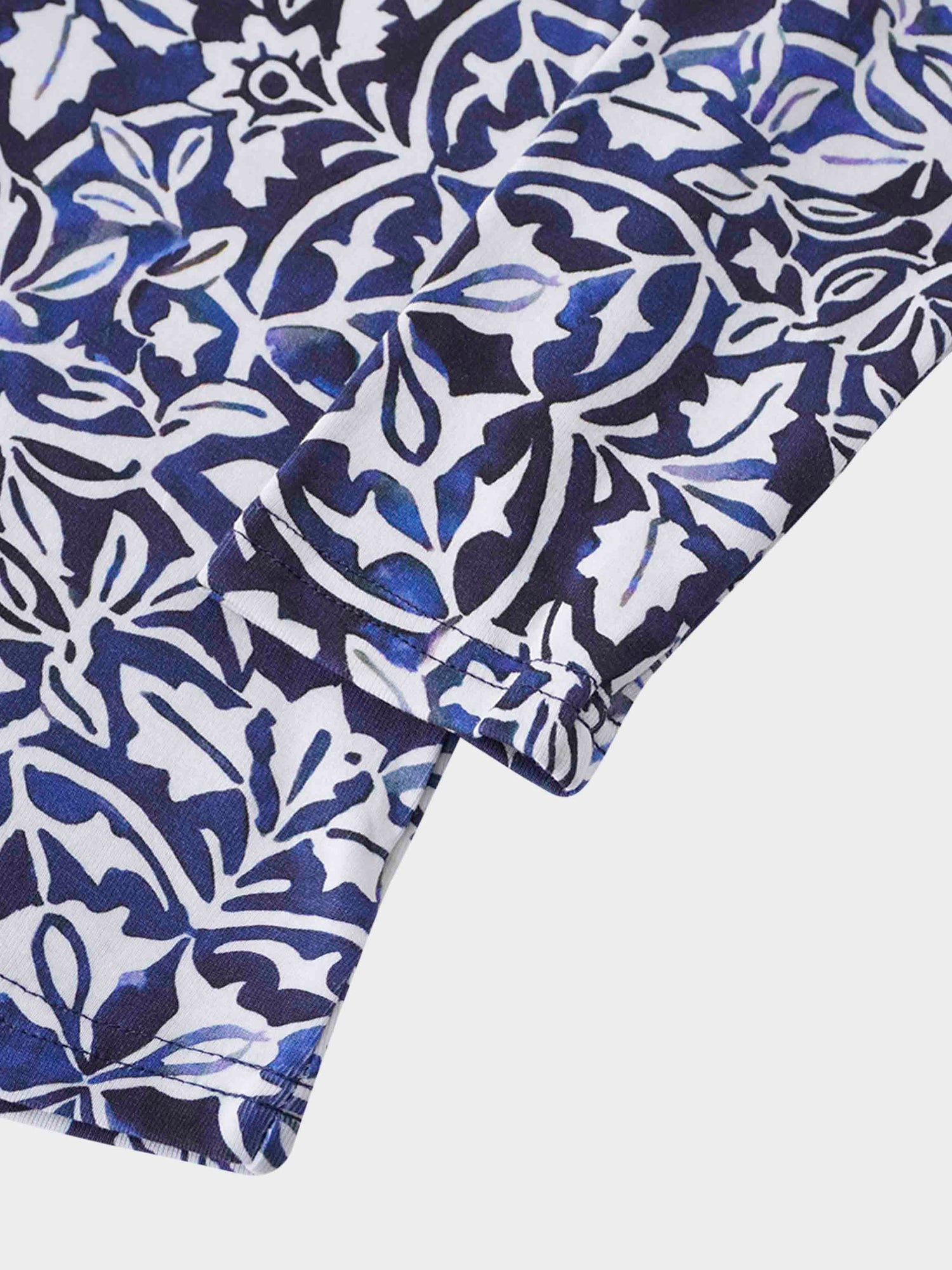 Basic Printed T-shirt-Grecian Medallion