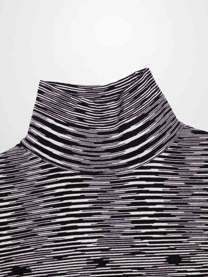 Abstract Stripe Knit Turtleneck-Black