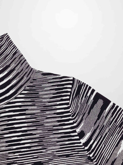 Abstract Stripe Knit Turtleneck-Black
