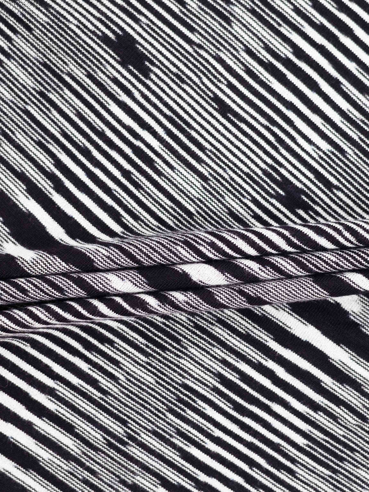 Abstract Stripe Knit Turtleneck-Black