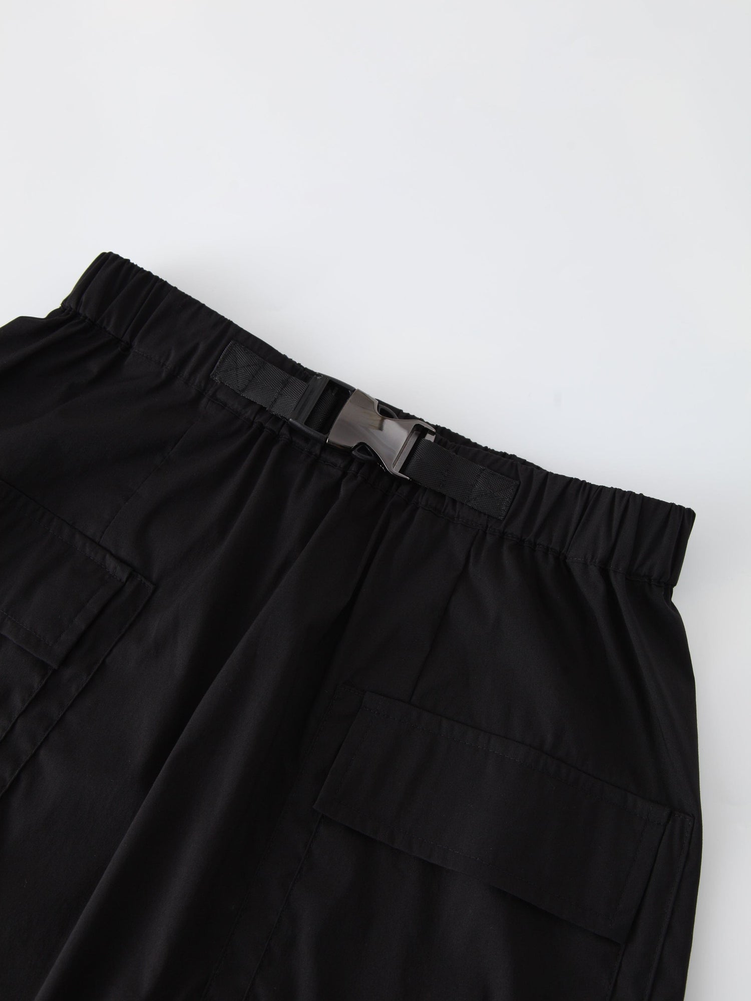 Buckle Cargo Skirt-Black