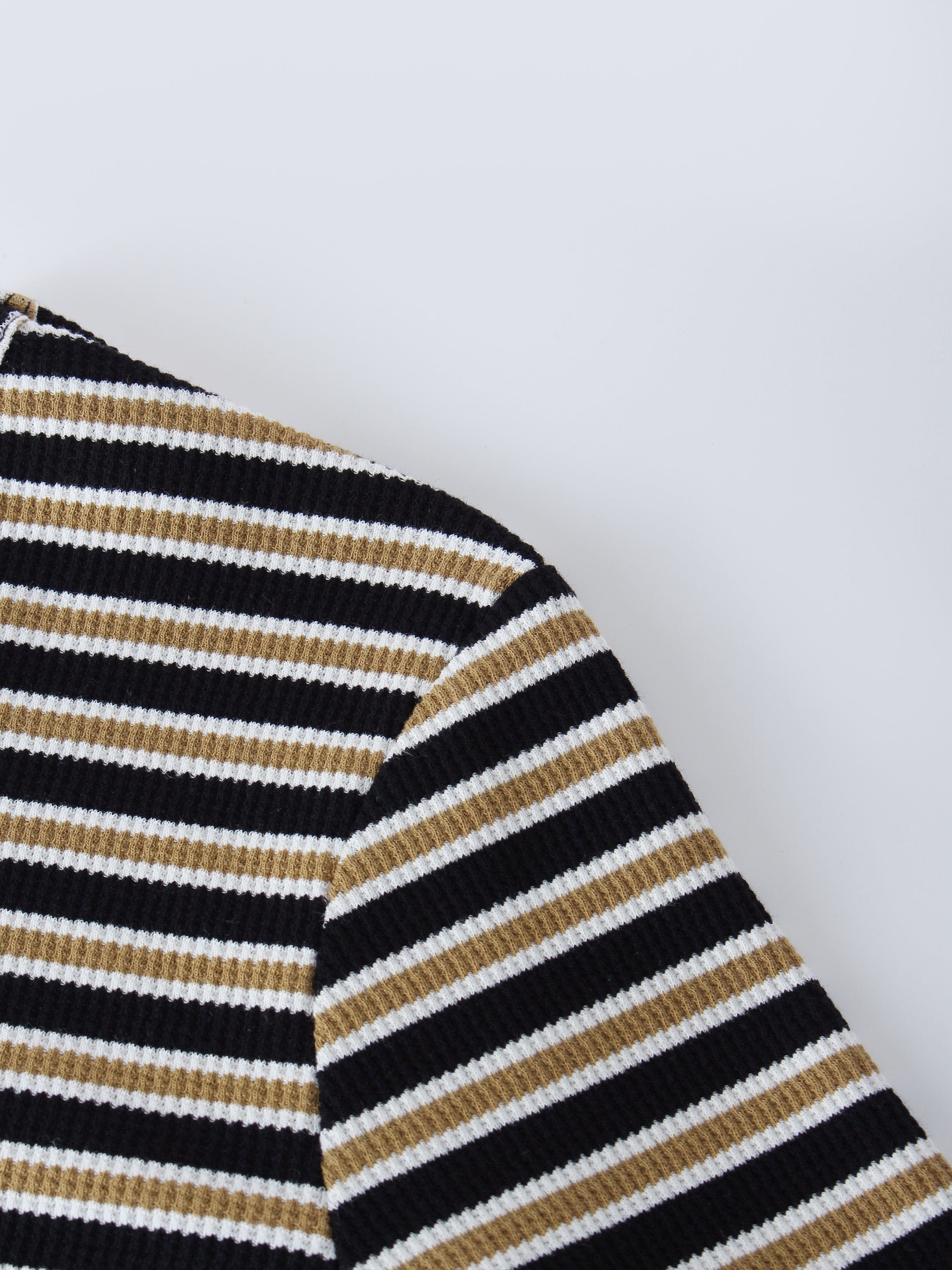 Waffle Striped High V-Black/White/Gold