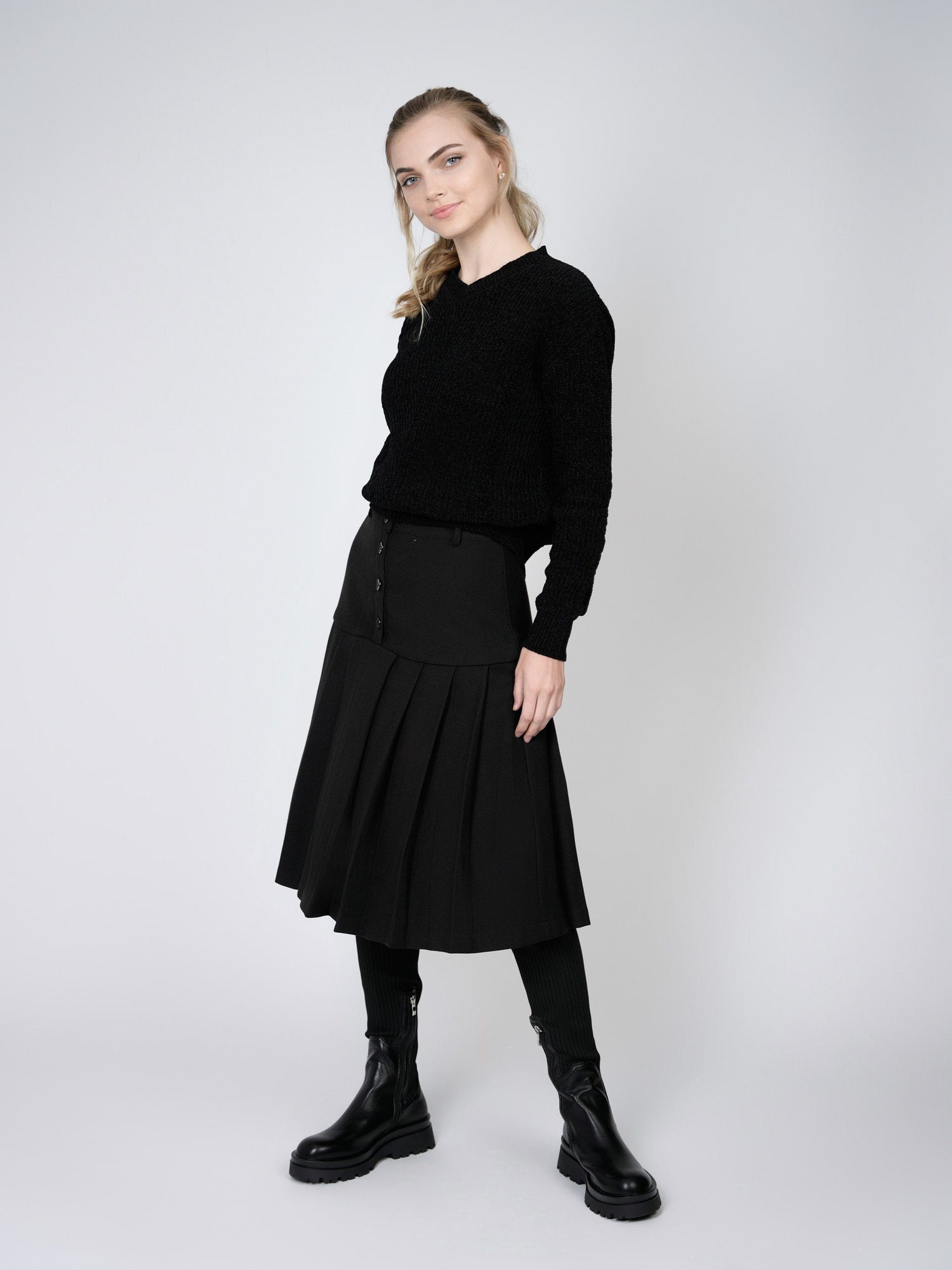 CHENILLE SWEATER-BLACK