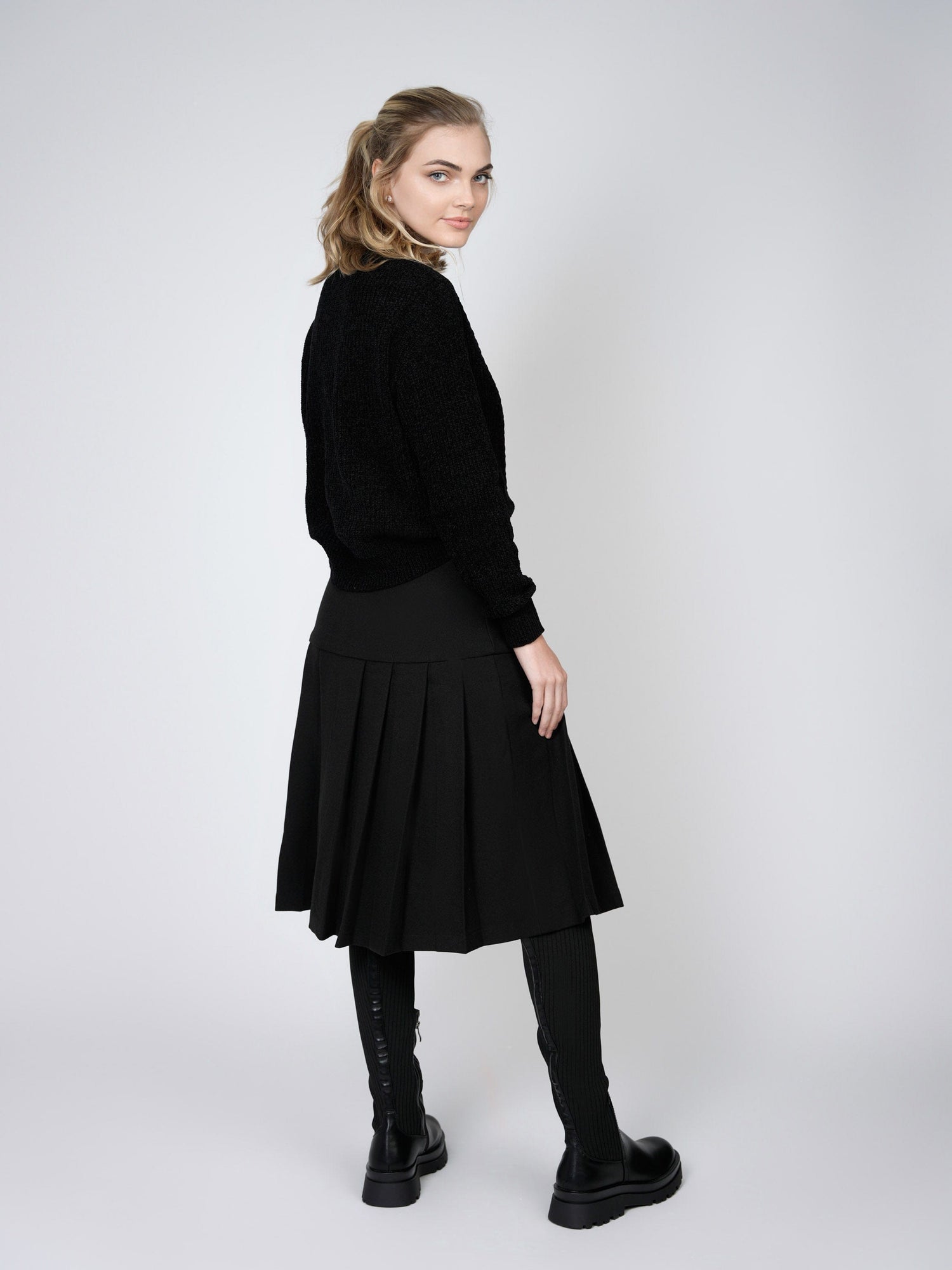 CHENILLE SWEATER-BLACK