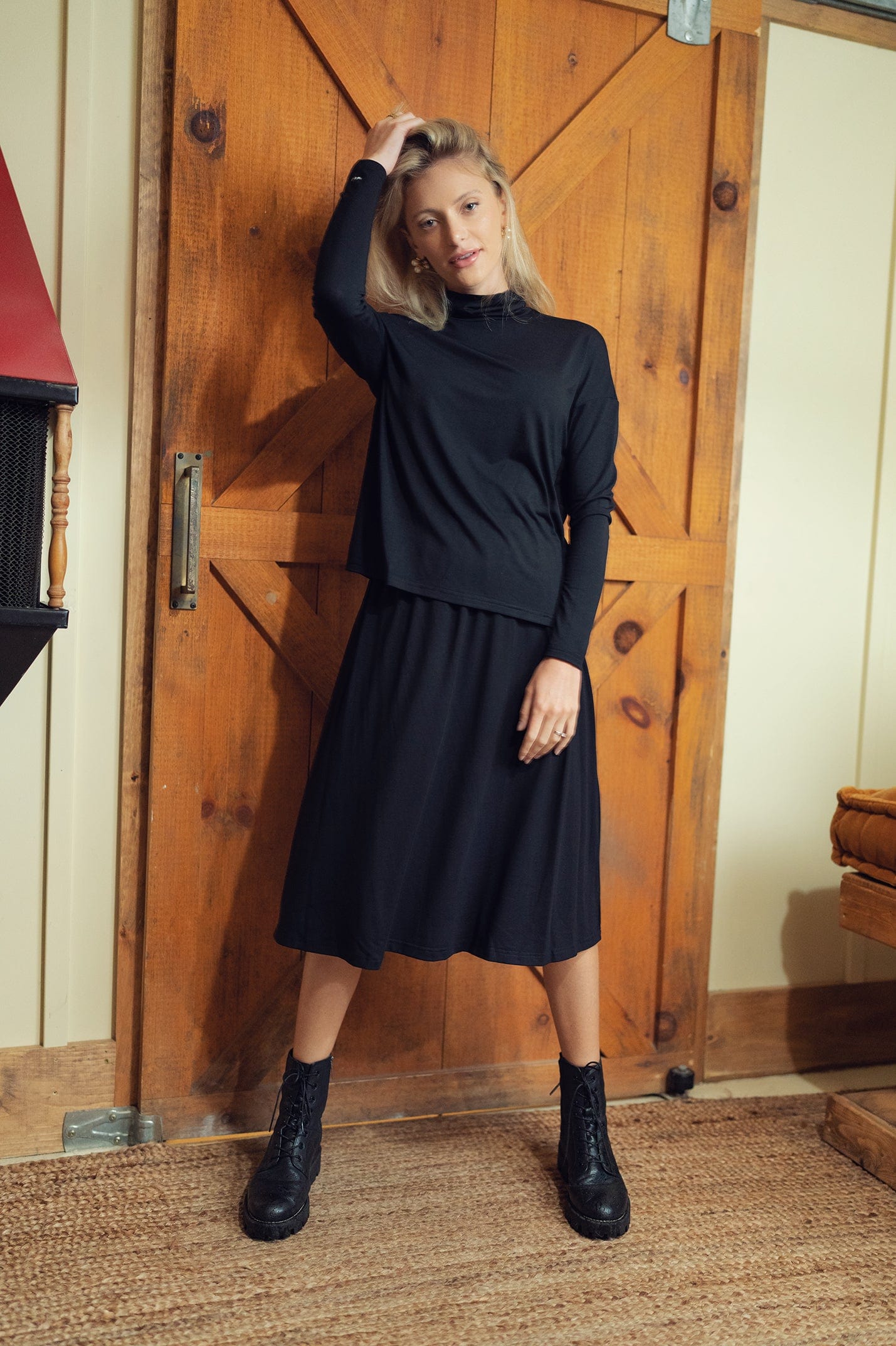 SWING TURTLENECK-BLACK