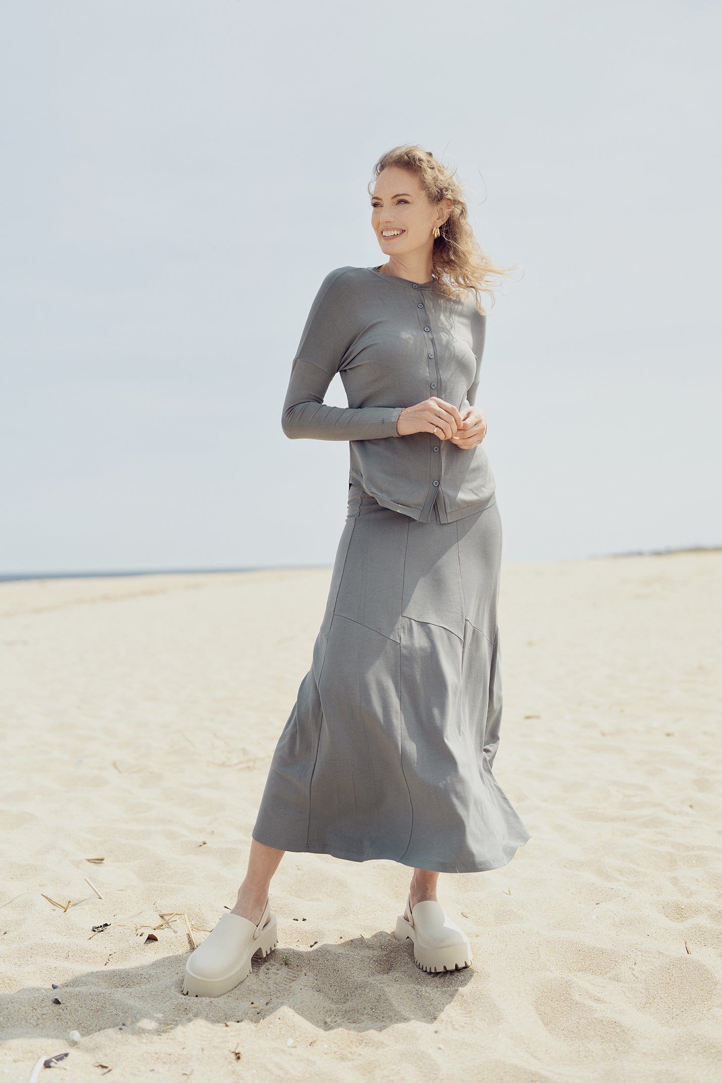 TSHIRT TRUMPET SKIRT-OLIVE