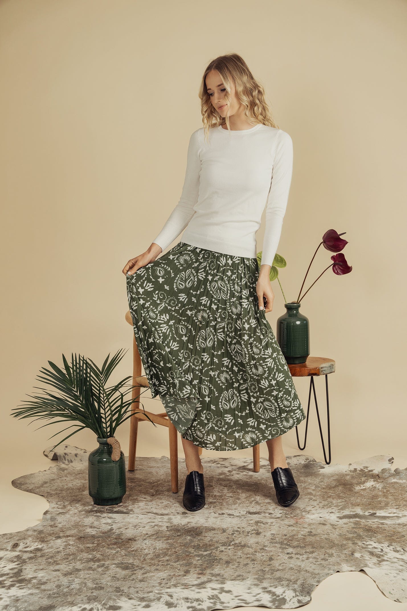 Covered Band Pleated Skirt 37&quot;-Green Paisley