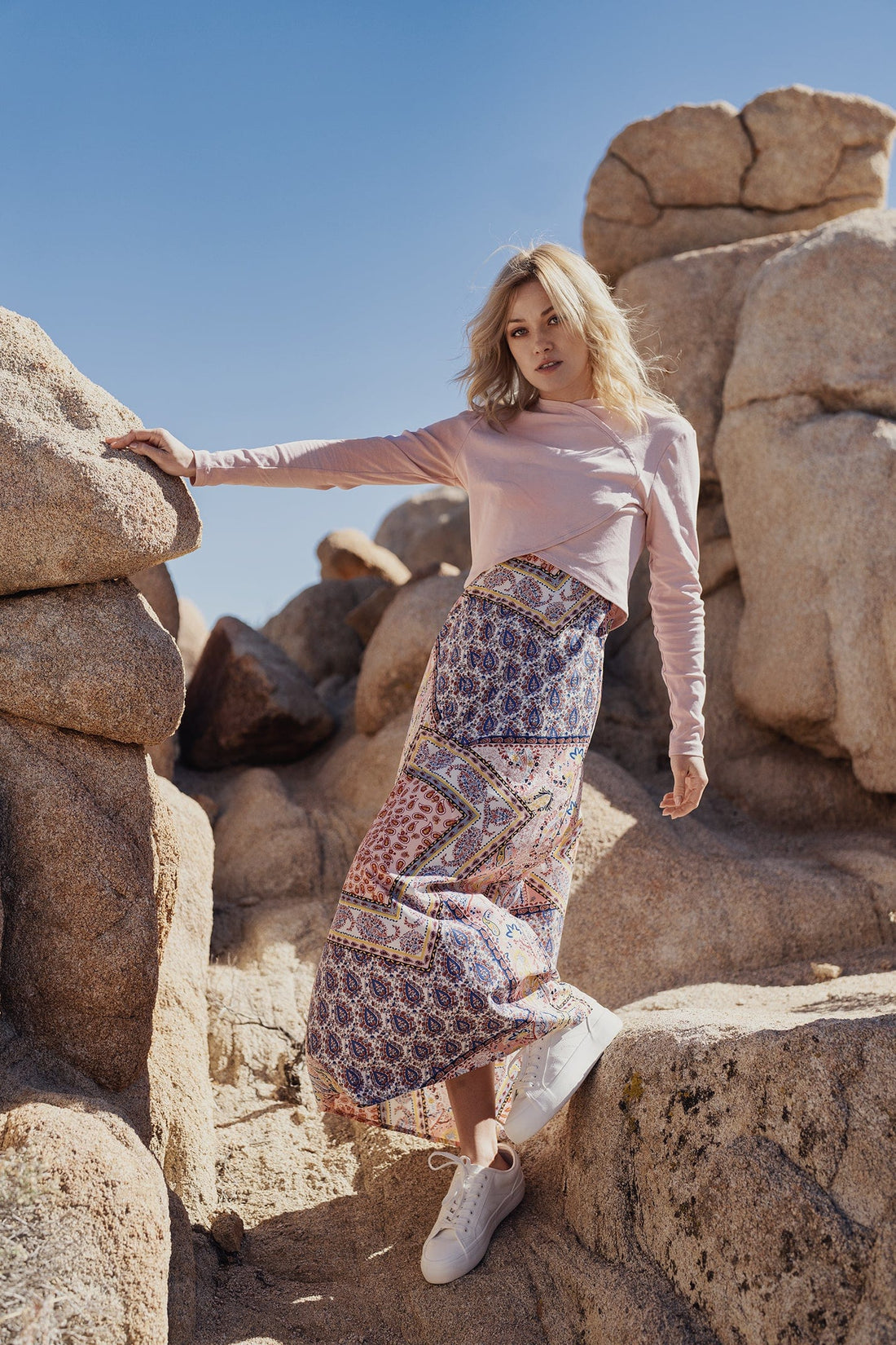 V NECK JUMPER-BANDANA