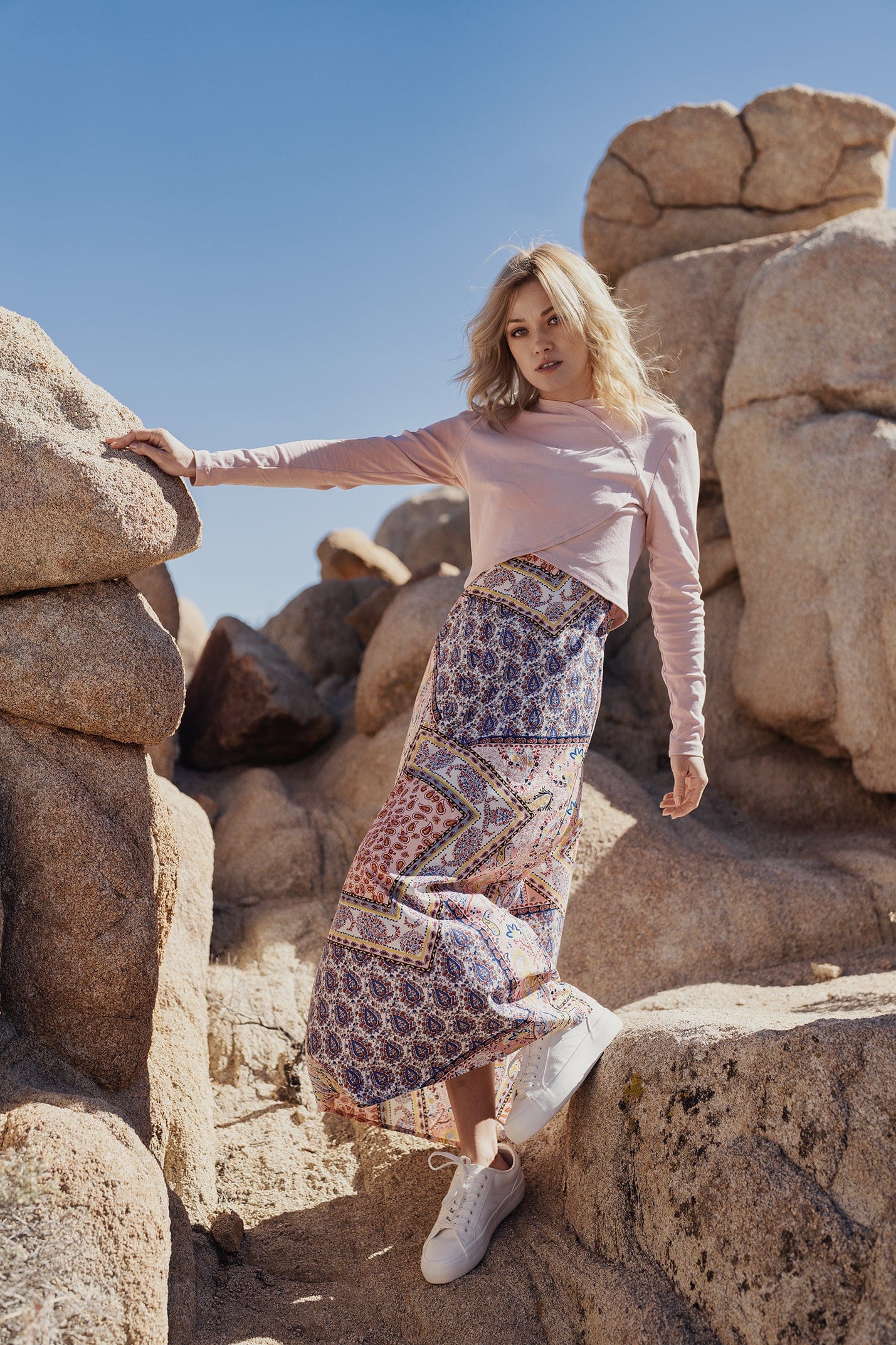 V NECK JUMPER-BANDANA