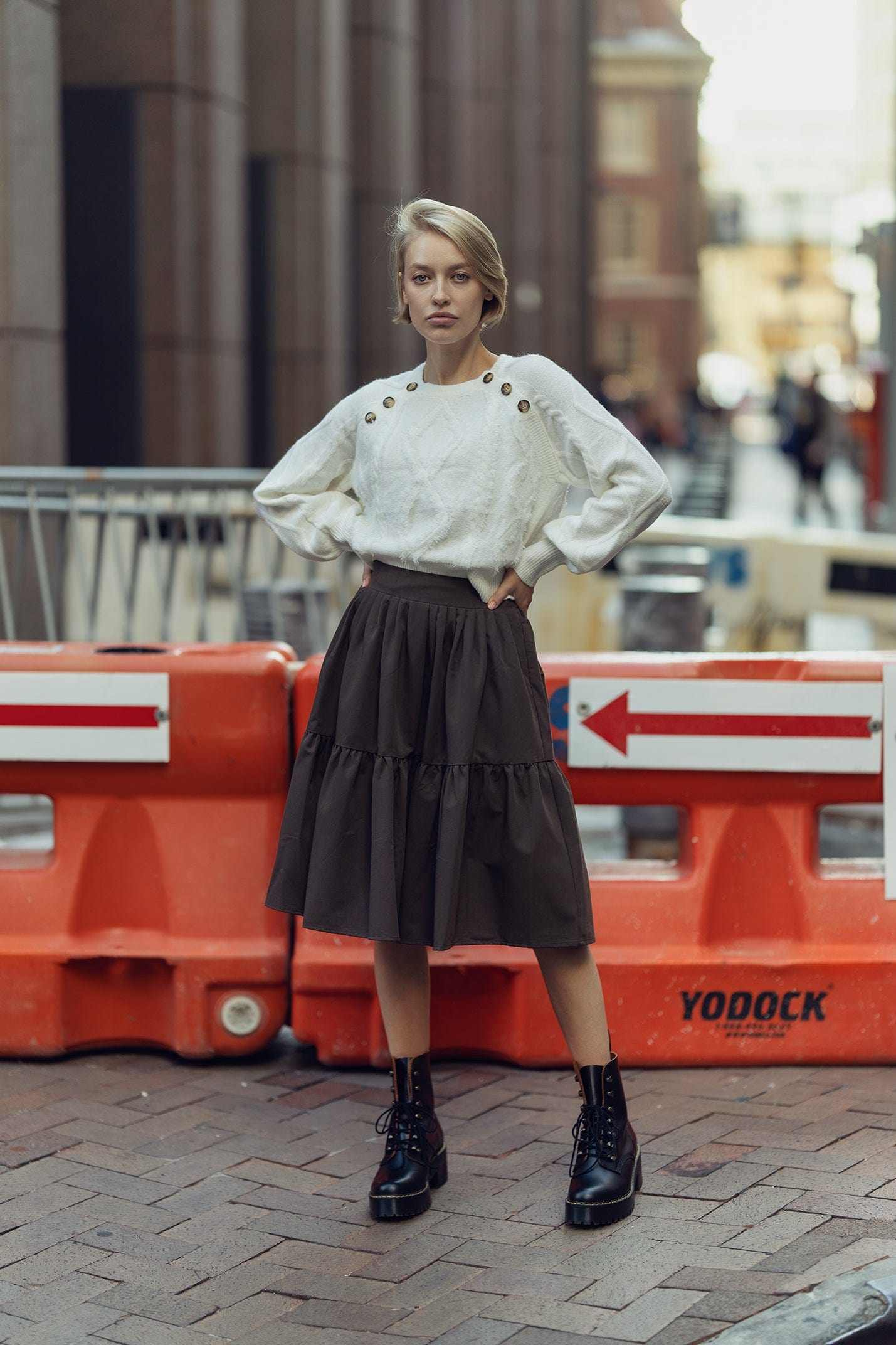 CIRCLE RUFFLE SKIRT-BROWN