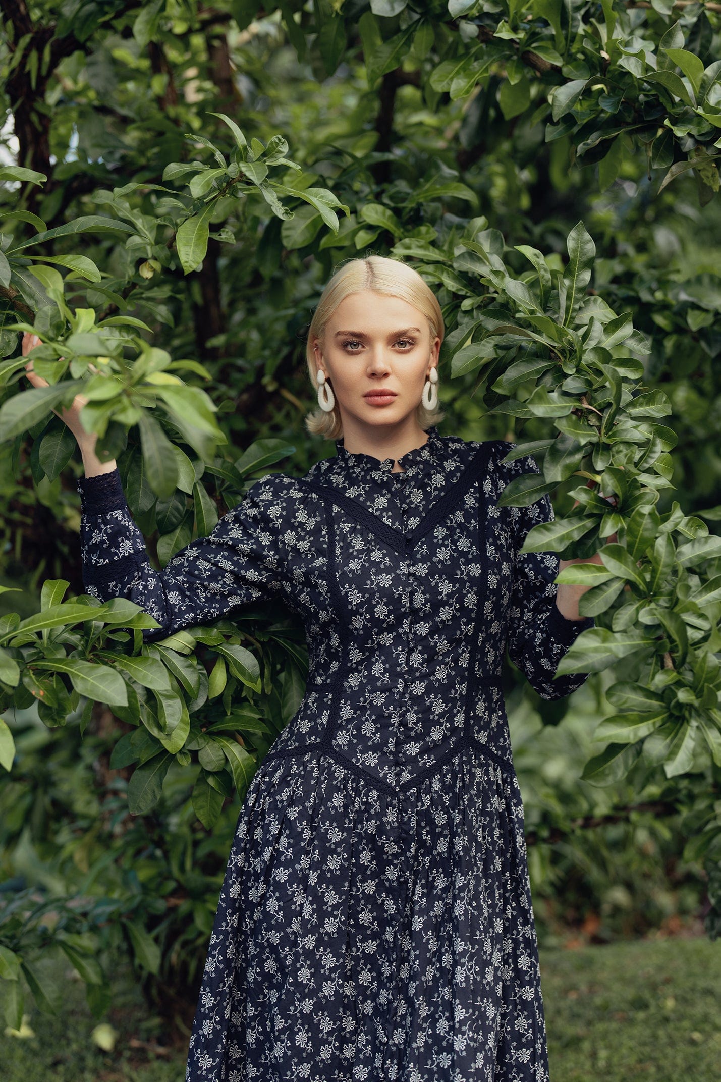 Lace Trim Detail Dress-Navy Floral