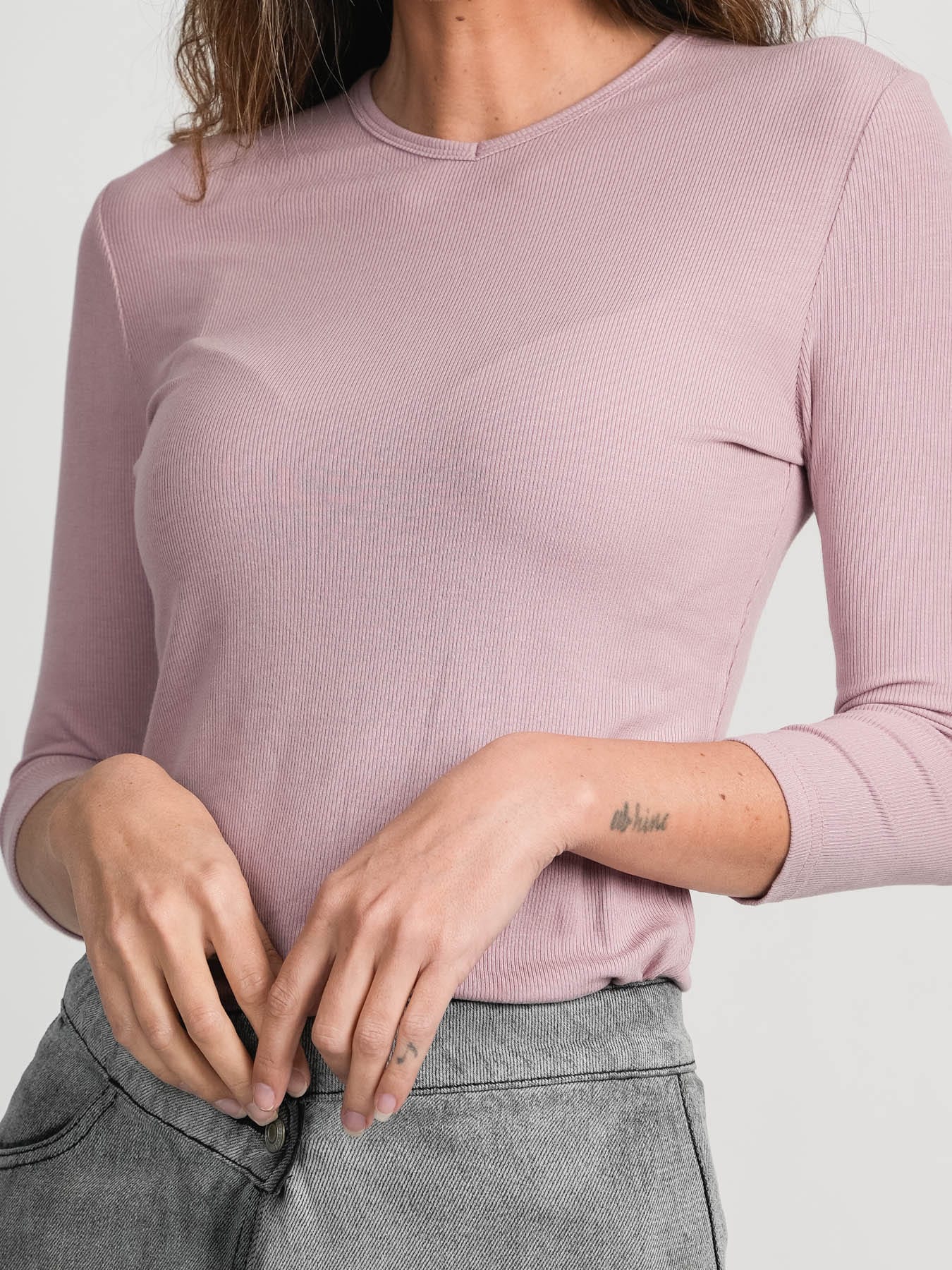 HIGH V RIBBED TEE - 3Q - MAUVE