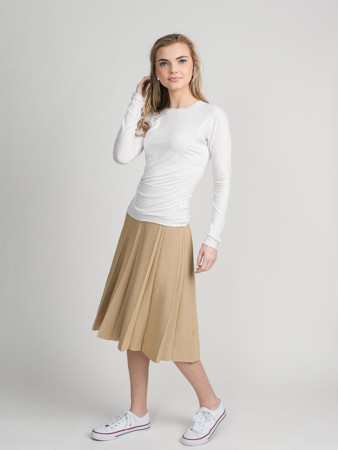 KNIT PLEATED SKIRT (24&quot;)-TAN