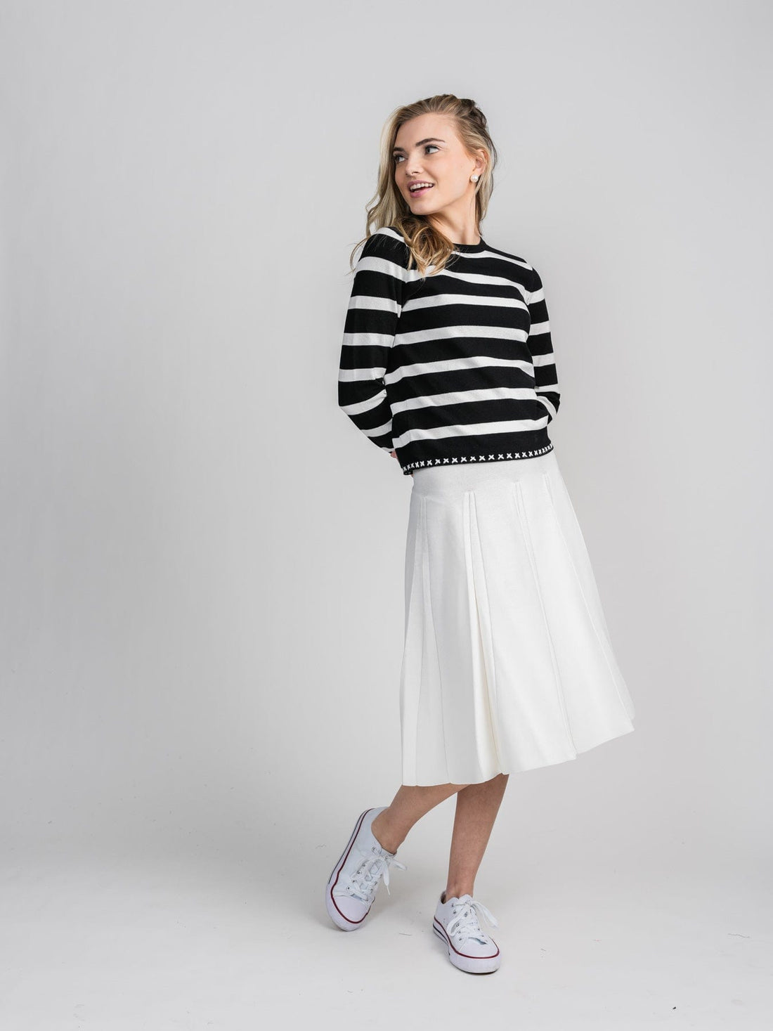 KNIT PLEATED SKIRT (24&quot;)-WHITE