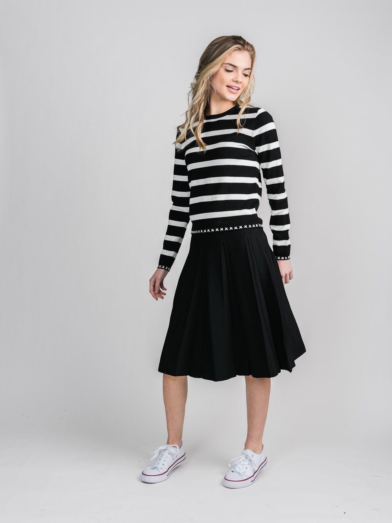 KNIT PLEATED SKIRT (24&quot;)-BLACK