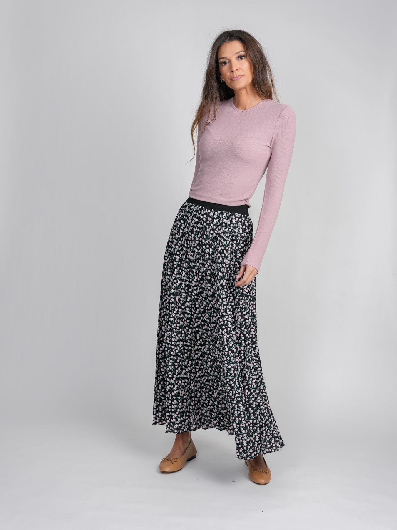 PLEATED SKIRT 37&quot;-BLACK/PINK FLORAL