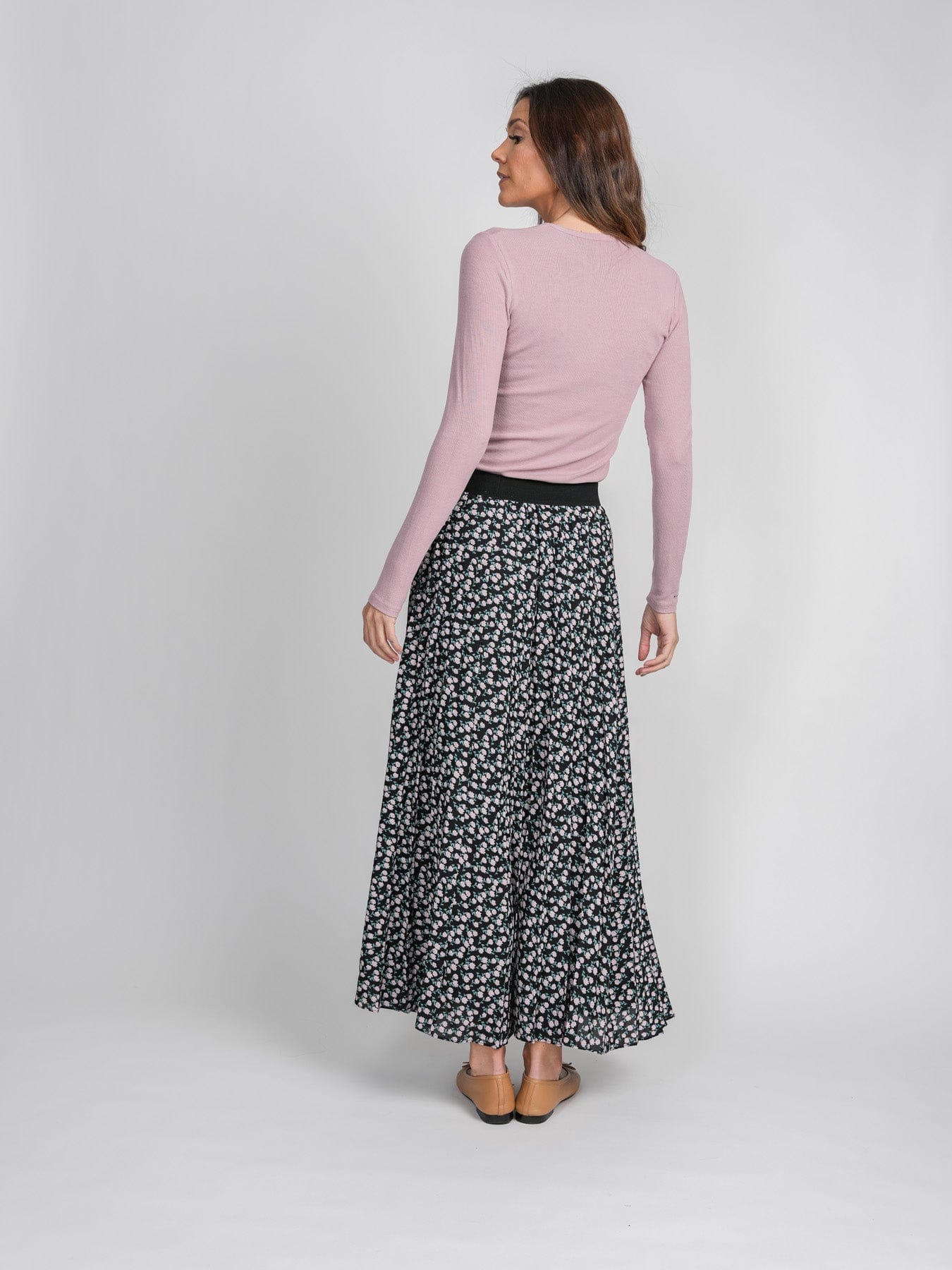 PLEATED SKIRT 37&quot;-BLACK/PINK FLORAL