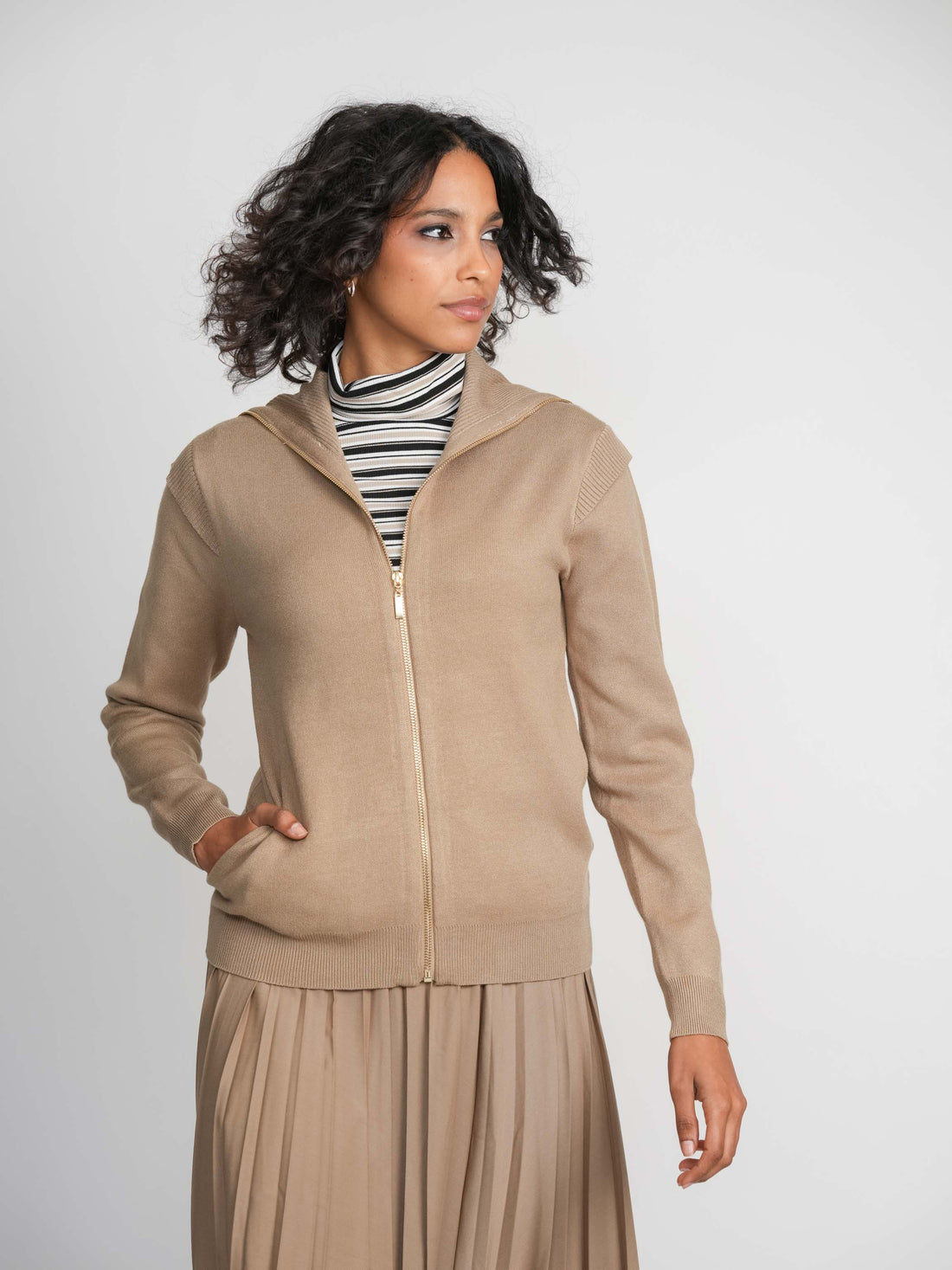 BOMBER SWEATER-TAN