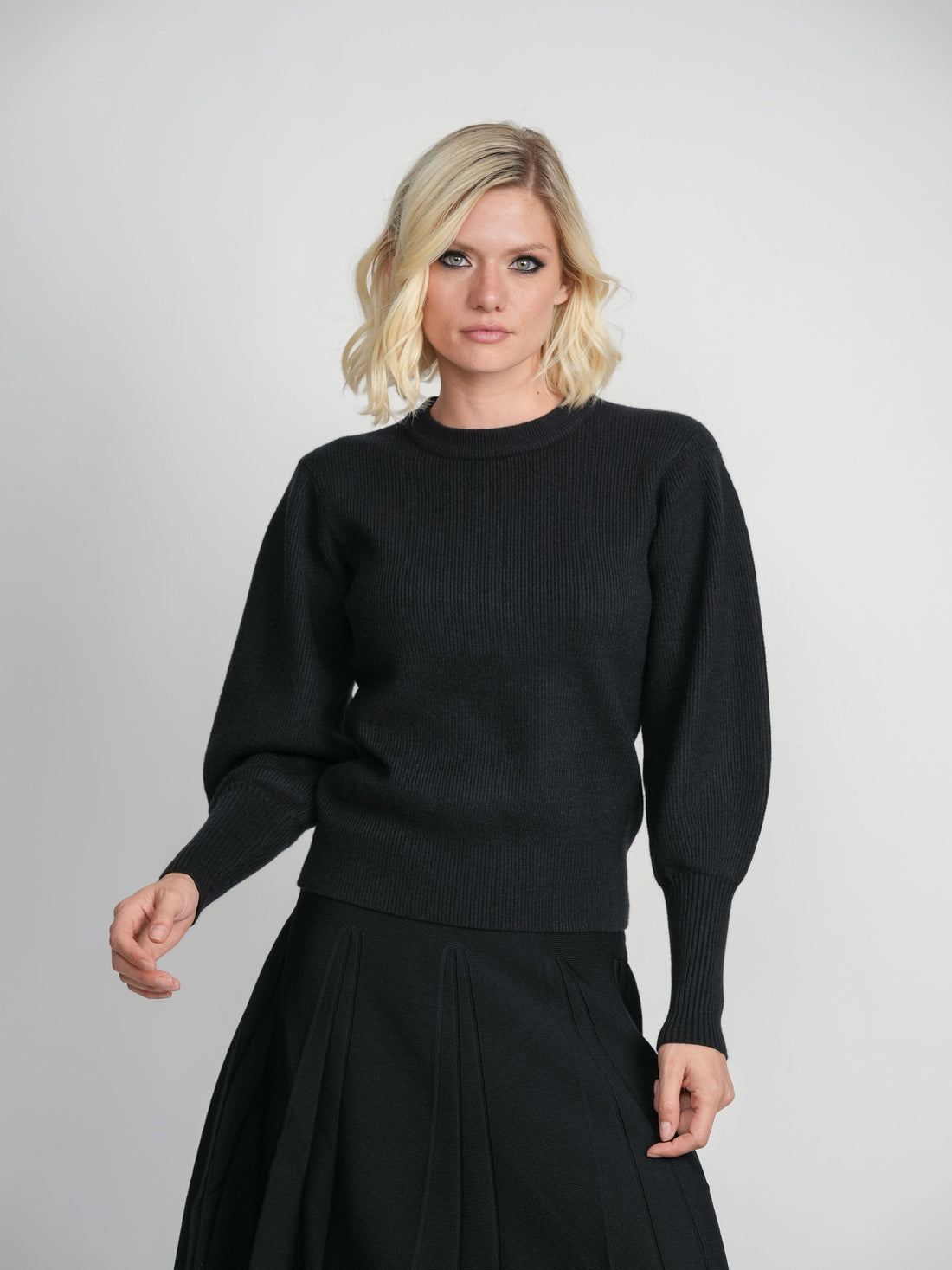 RIBBED SWEATER-BLACK