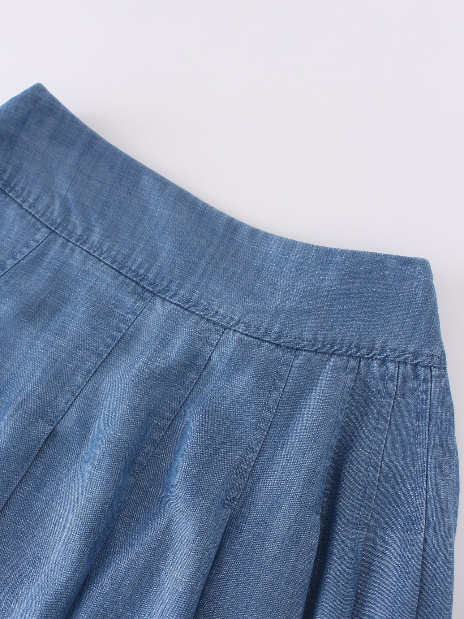 CHAMBRAY DENIM PLEATED SKIRT-BLUE