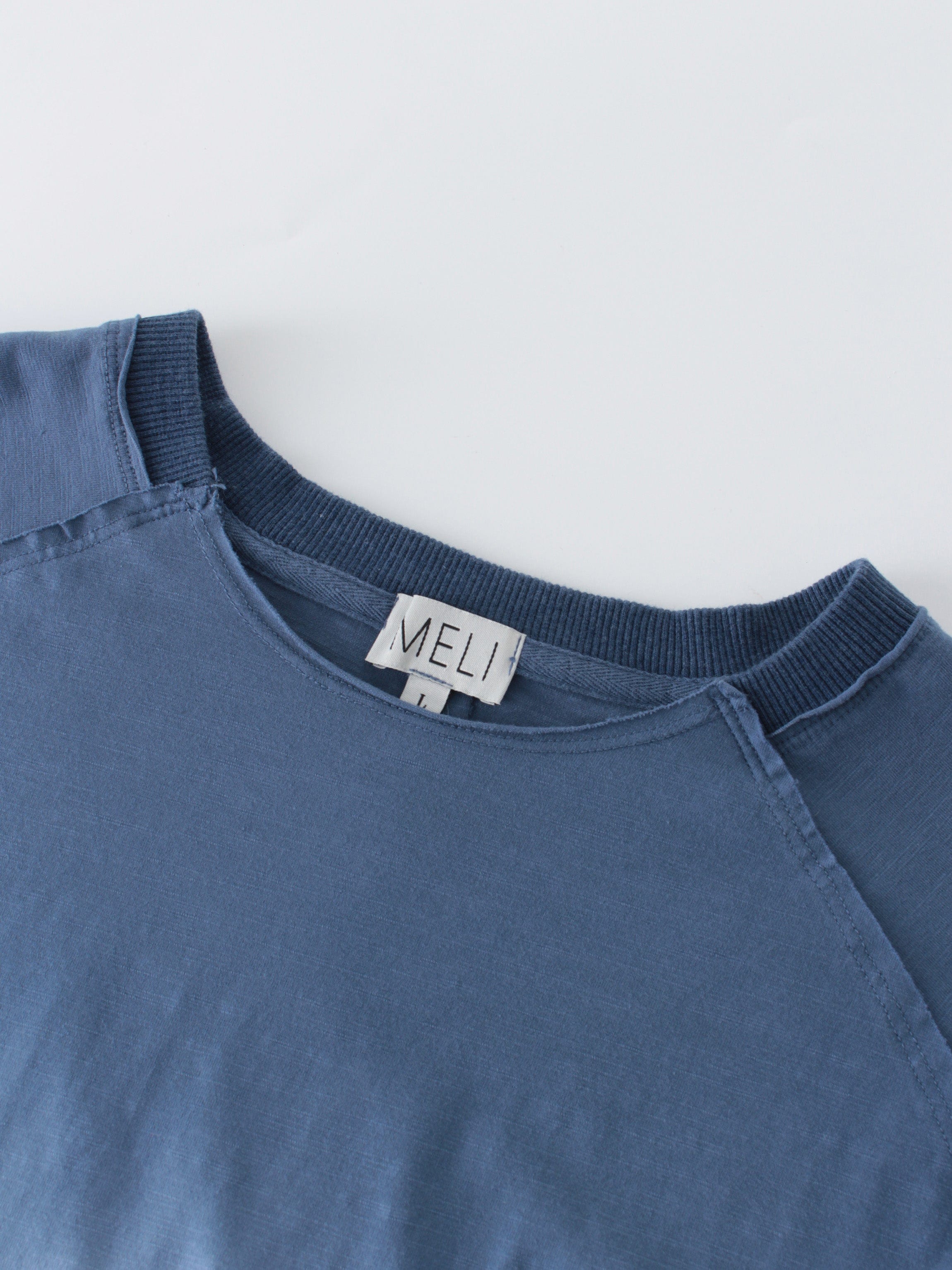 OMBRE PLEAT BACK TEE-BLUE