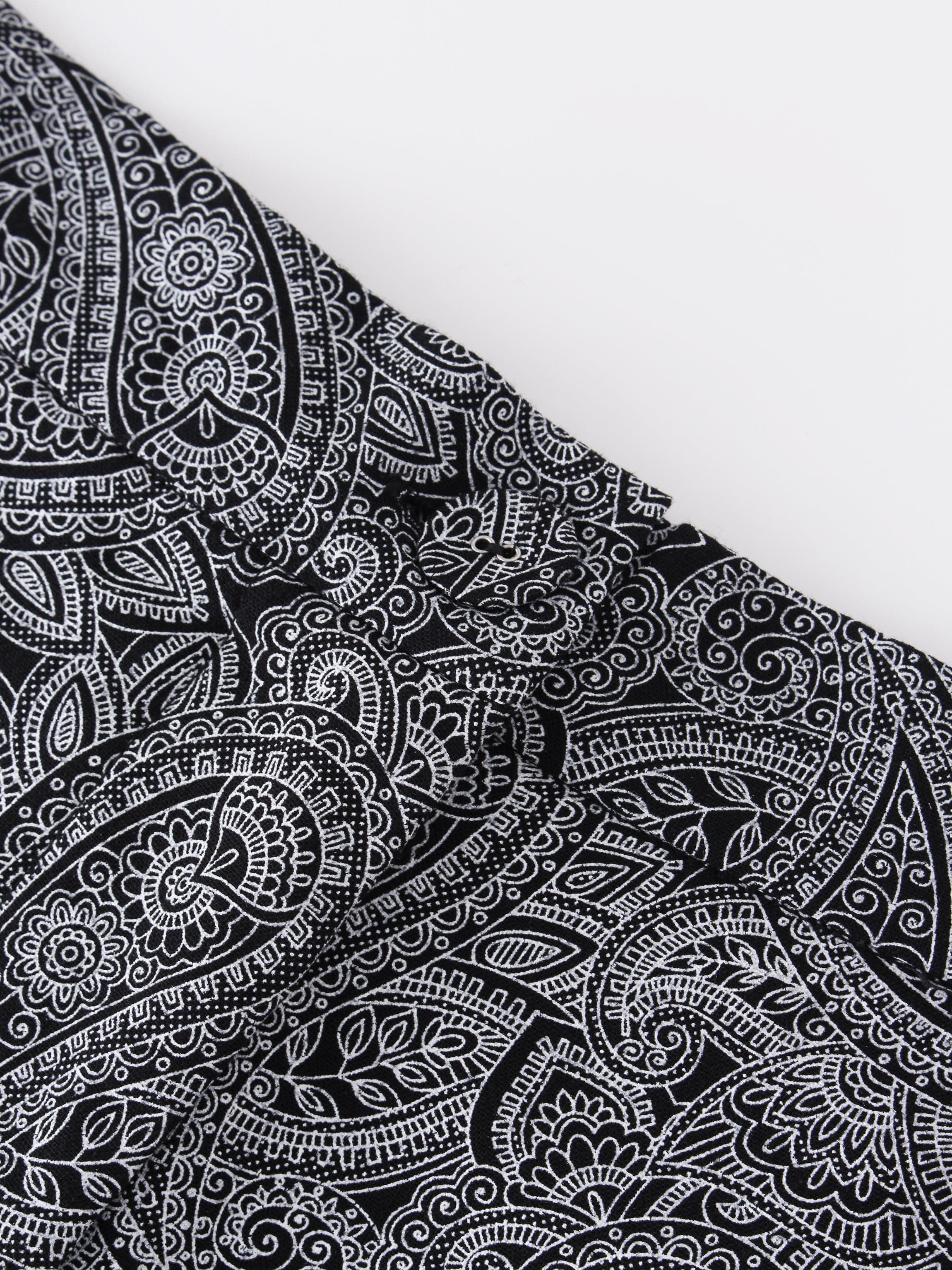 Pattern A-Line Seamed Skirt-B/W Paisley