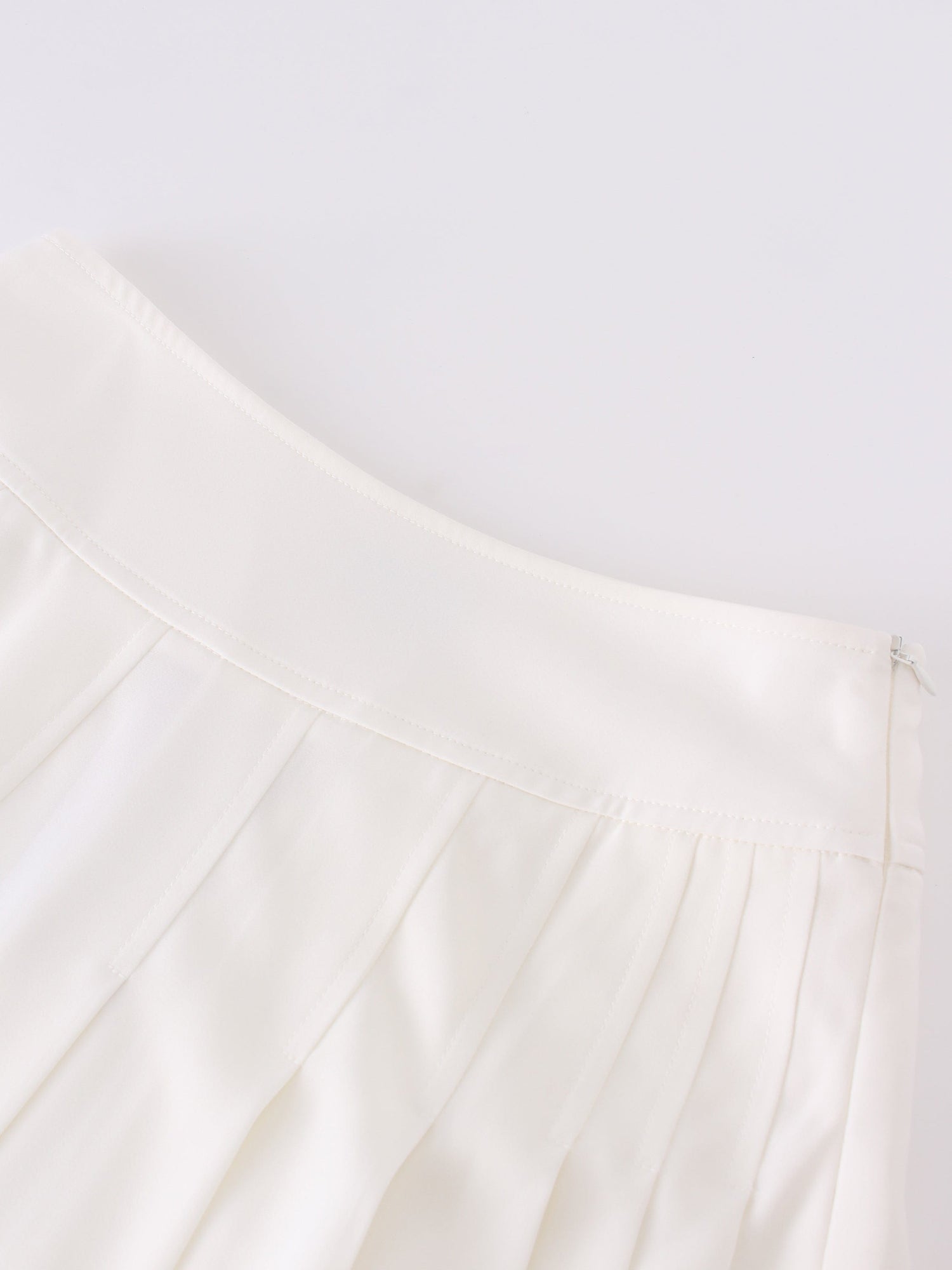 Yoke Pleated Skirt 37"-White