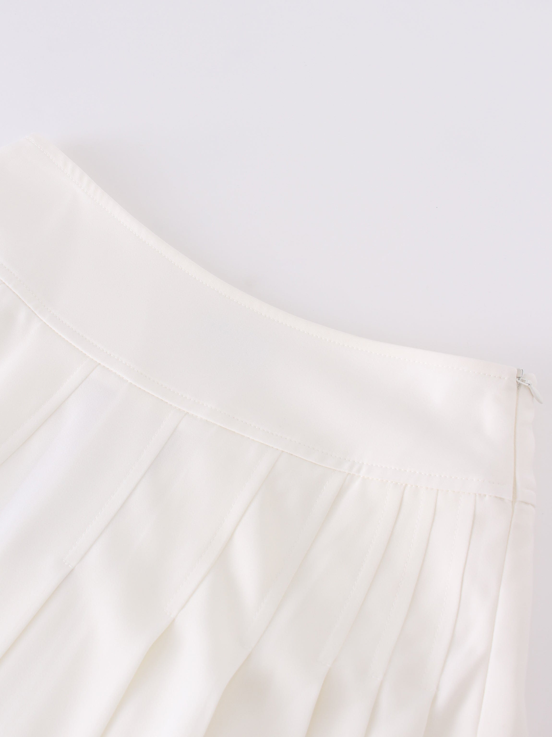 Yoke Pleated Skirt 37"-White