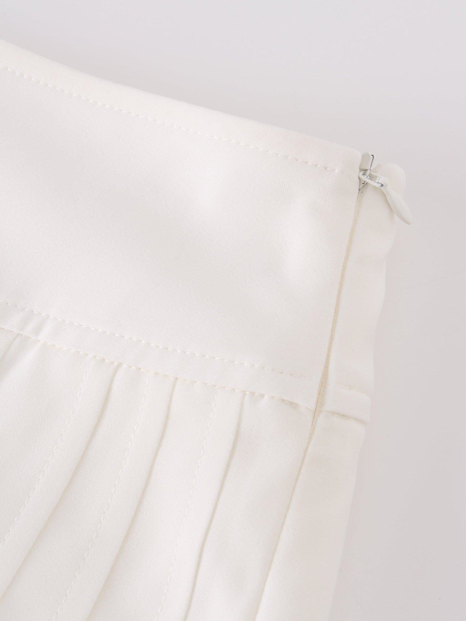 Yoke Pleated Skirt 37"-White