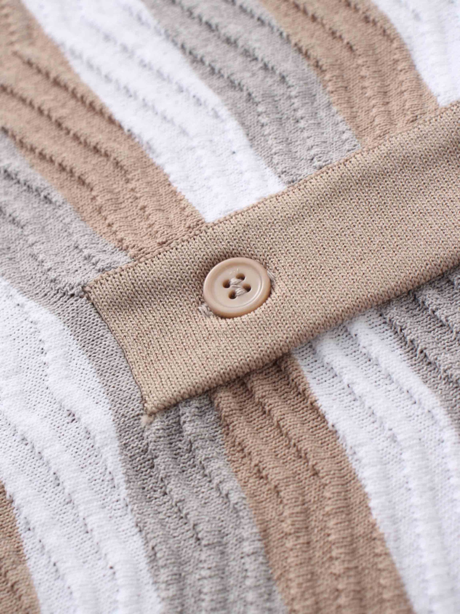 Scallop Edge Collar Sweater-Tan/White/Grey