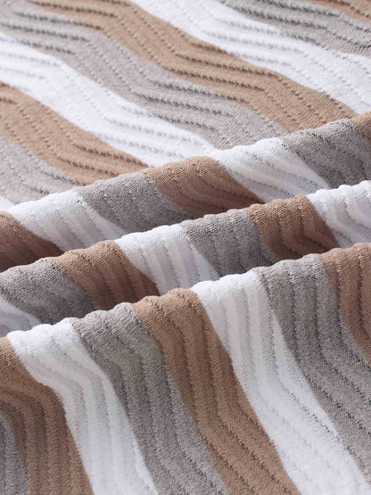 Scallop Edge Collar Sweater-Tan/White/Grey