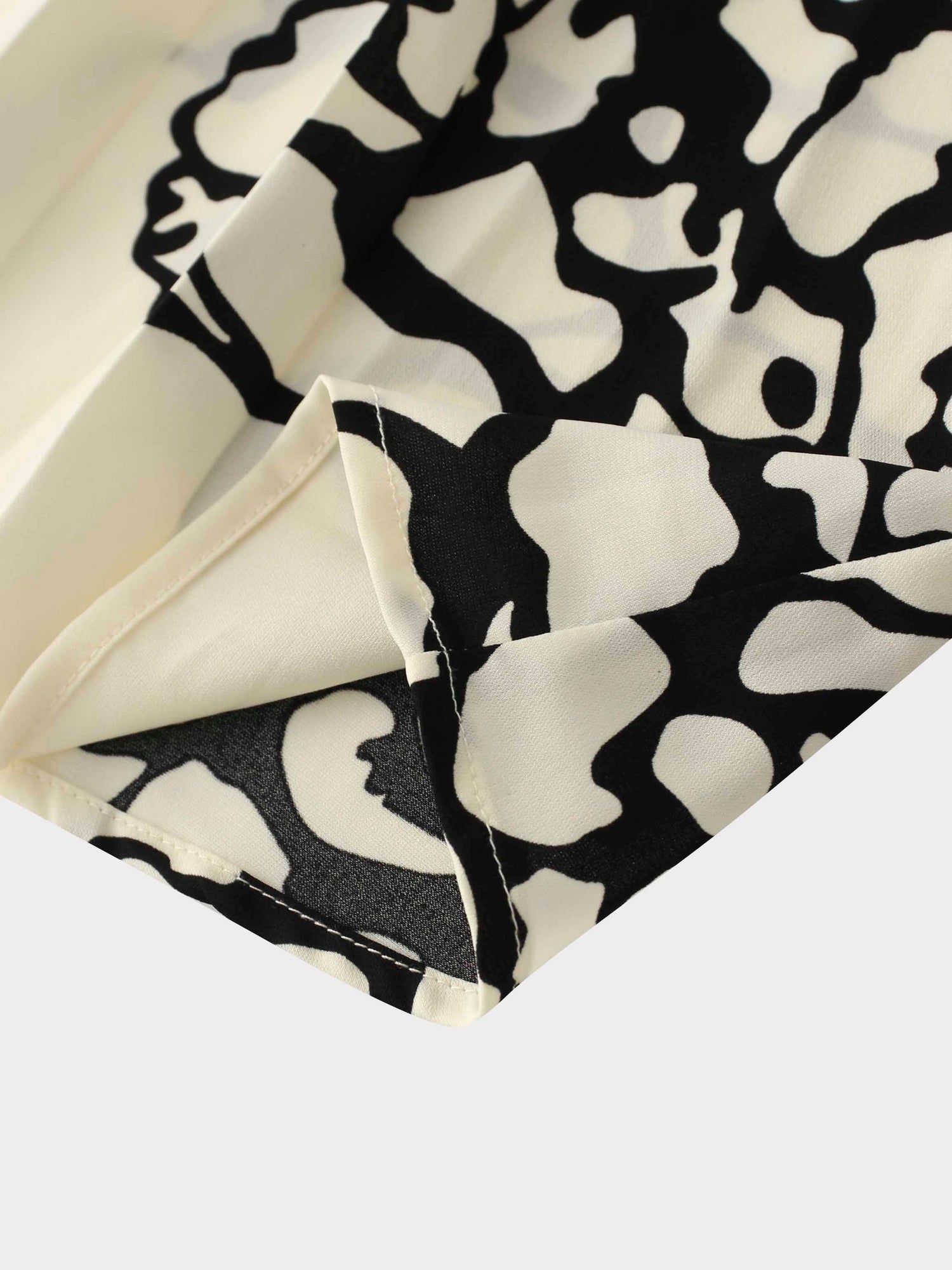 Printed Yoke Pleated Skirt-Cream/Black Floral