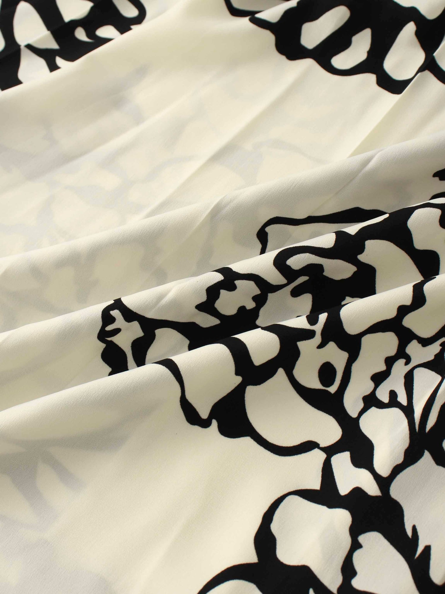 Printed Yoke Pleated Skirt-Cream/Black Floral