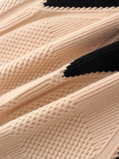Center Diamond Sweater-Ivory/Black