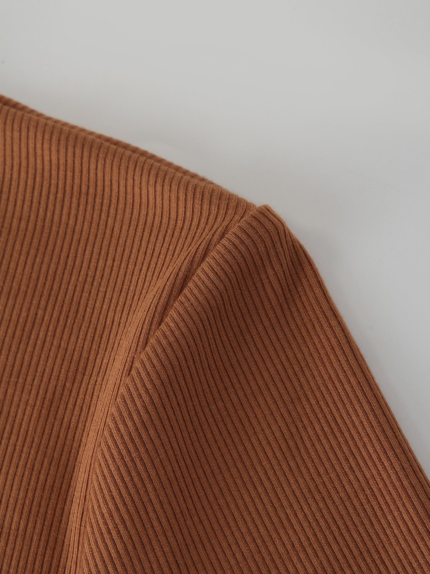 CLASSIC RIBBED CREW TEE LS-BROWN