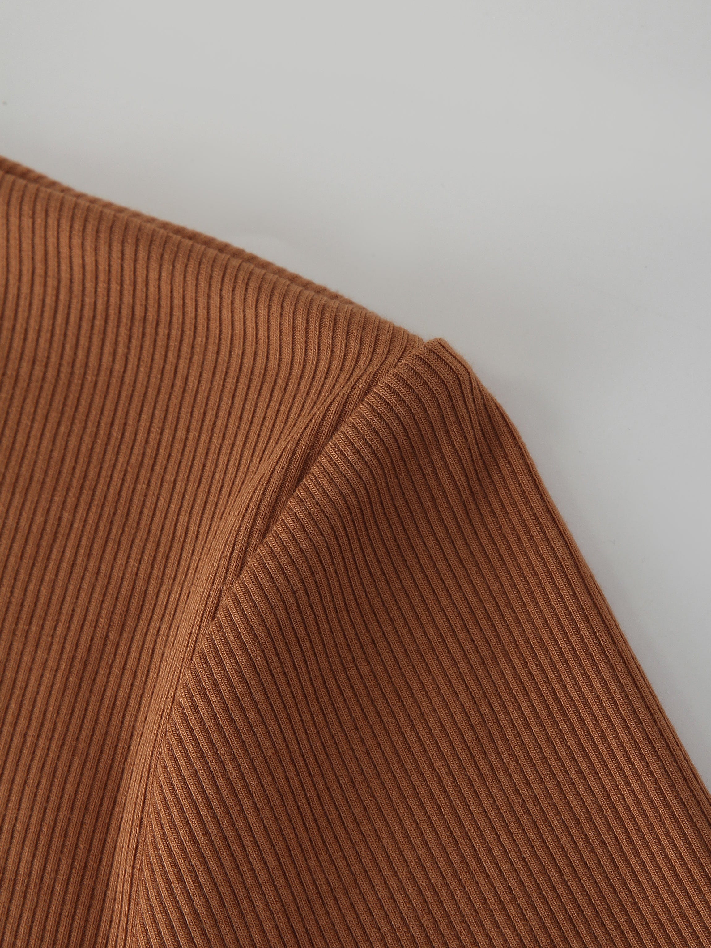 CLASSIC RIBBED CREW TEE LS-BROWN