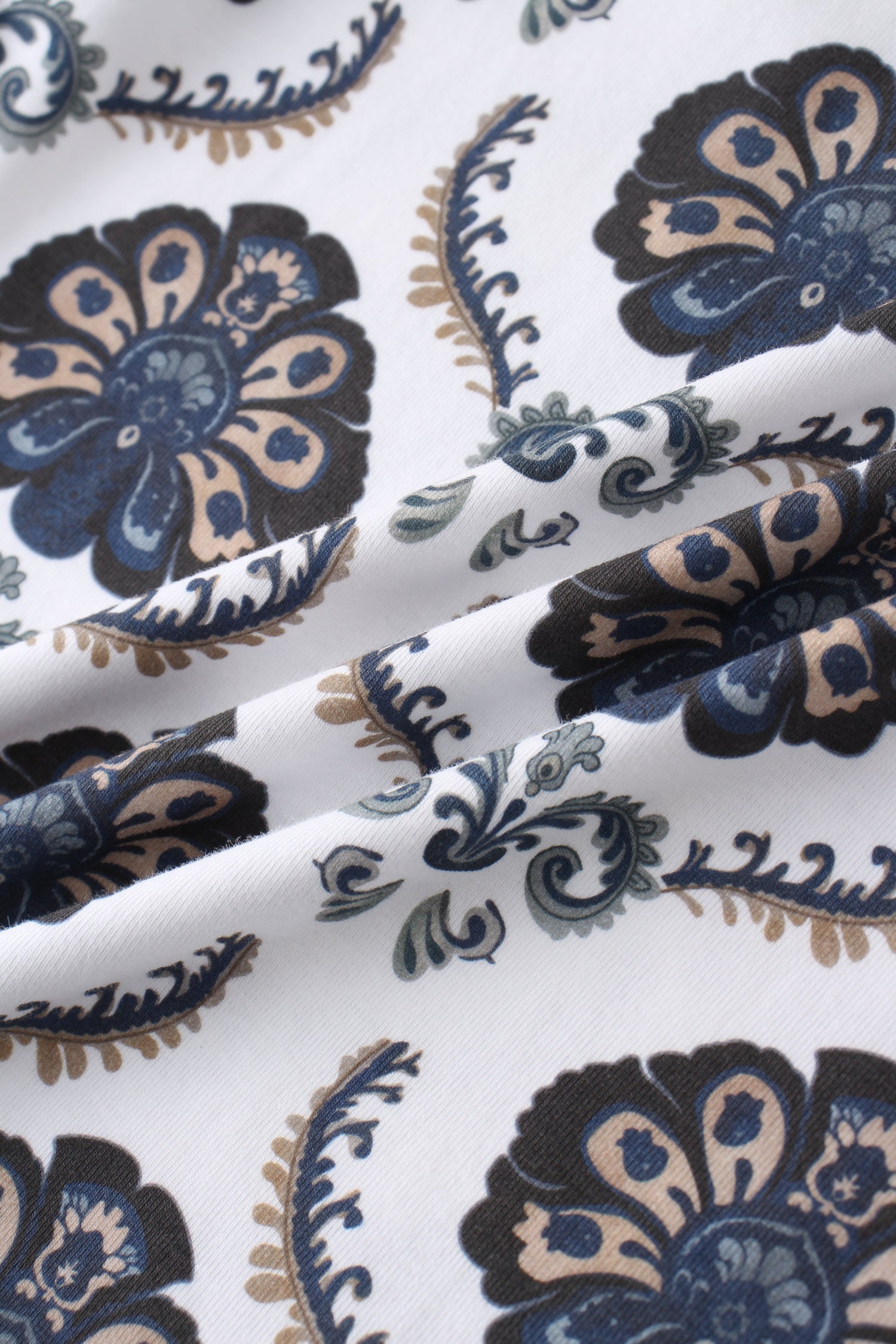 Basic Printed T-shirt-Medallion