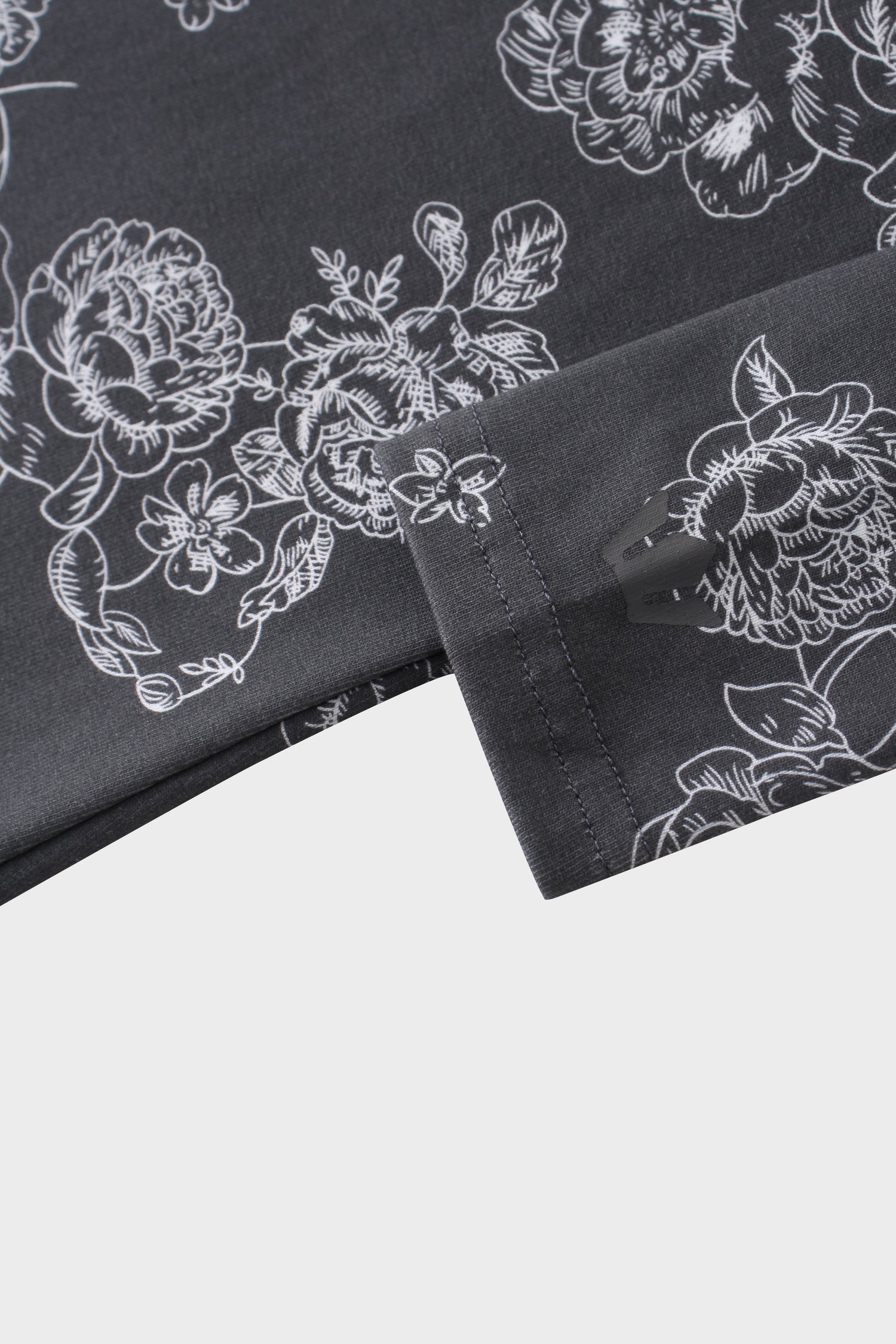 Basic Printed T-shirt-Grey Floral