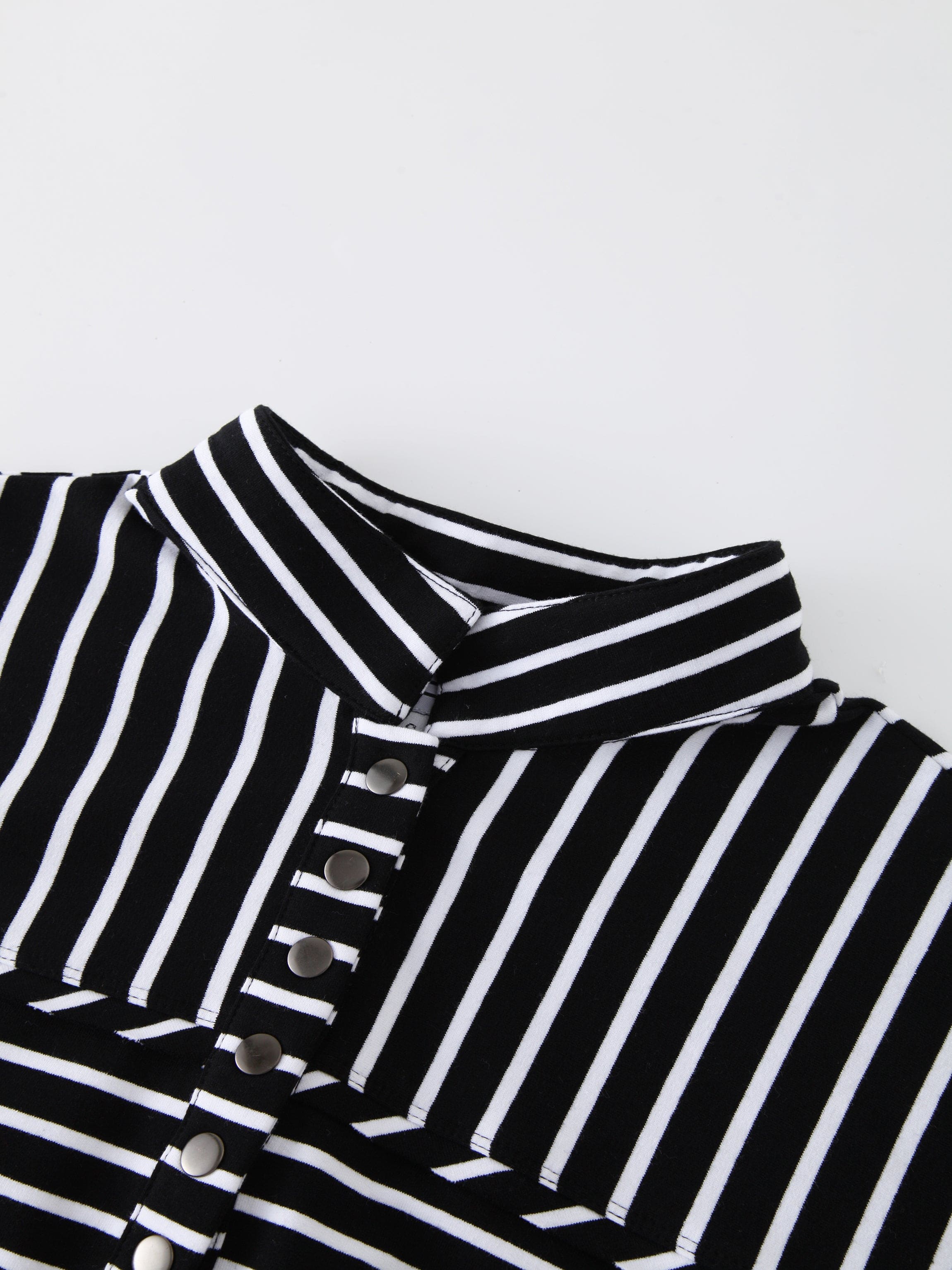 Snap Top Tee-Black/White