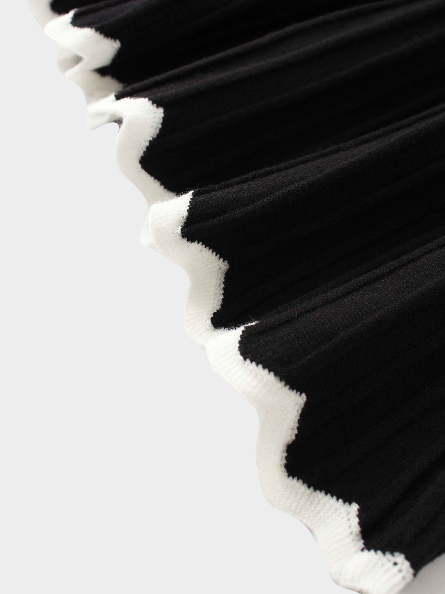Knit Crop Sweater Dress Set-Black/Cream