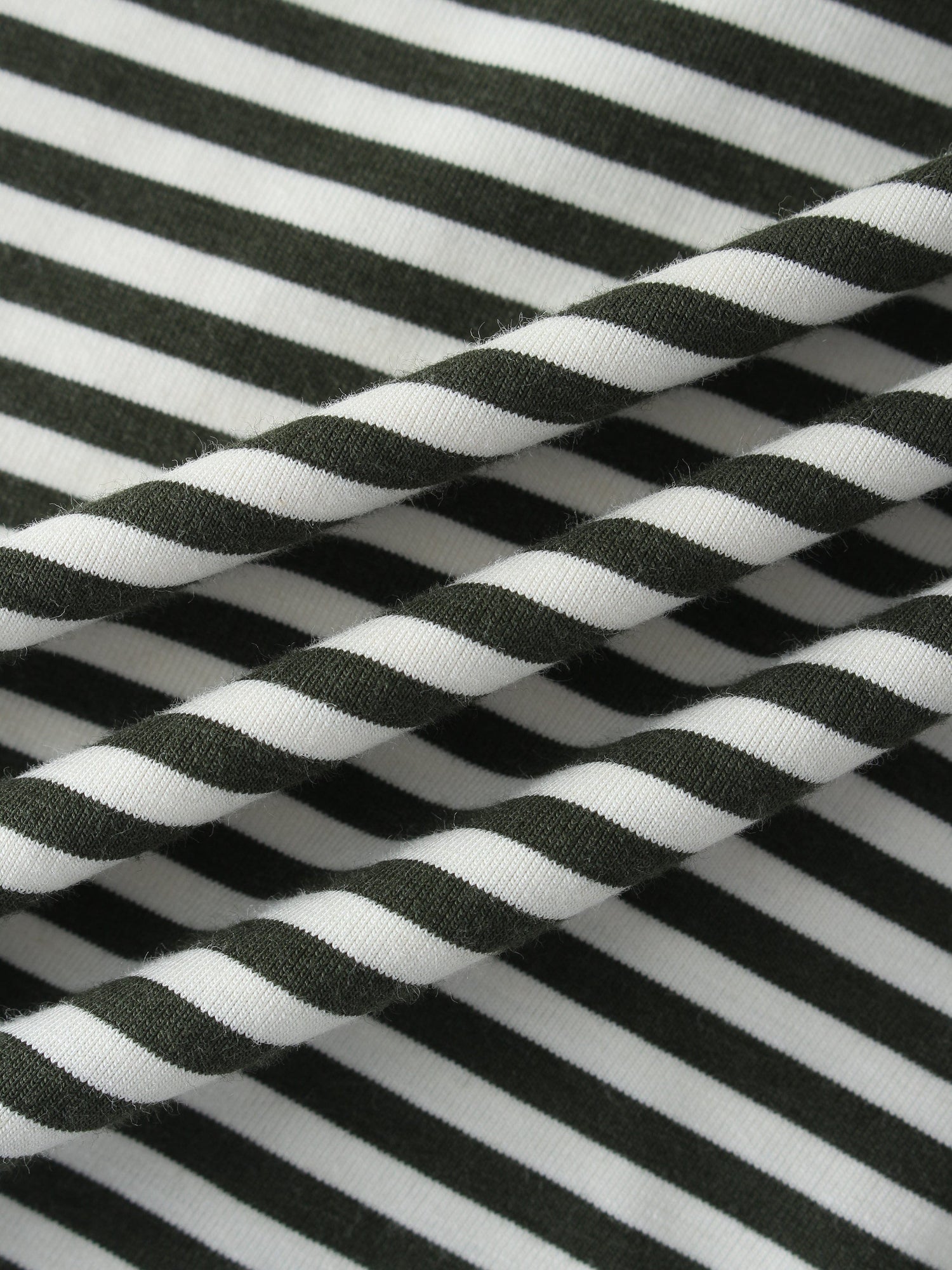 Thin Stripe High V Tee-Black/White